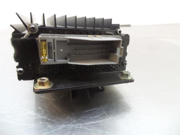 Amplificador de colunas MERCEDES-BENZ Classe E (W210) Imagem-2