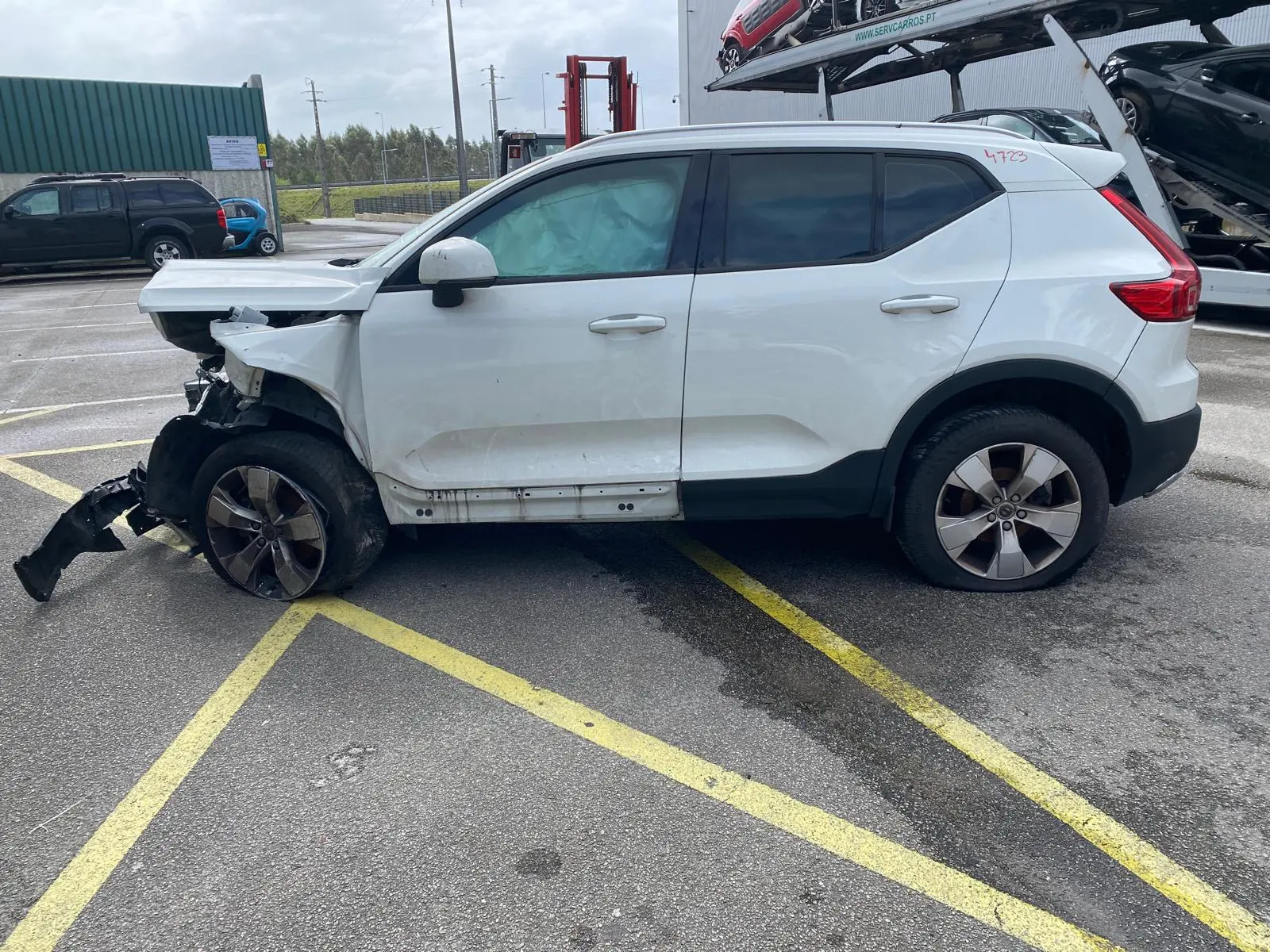 Alzavetro anteriore sinistro VOLVO XC40 (536)