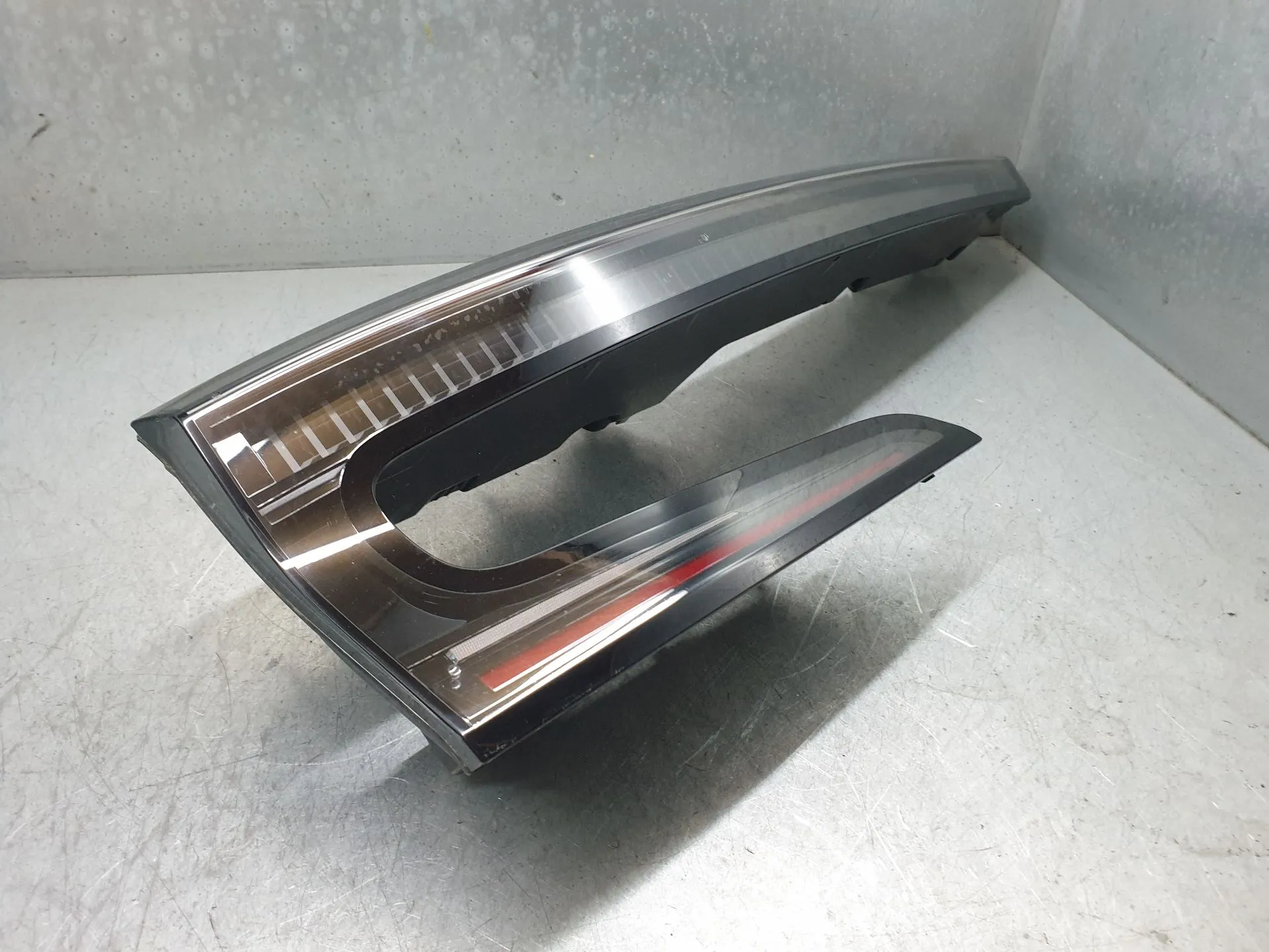 Fanale Sinistro Baule RENAULT Austral Imagem-1