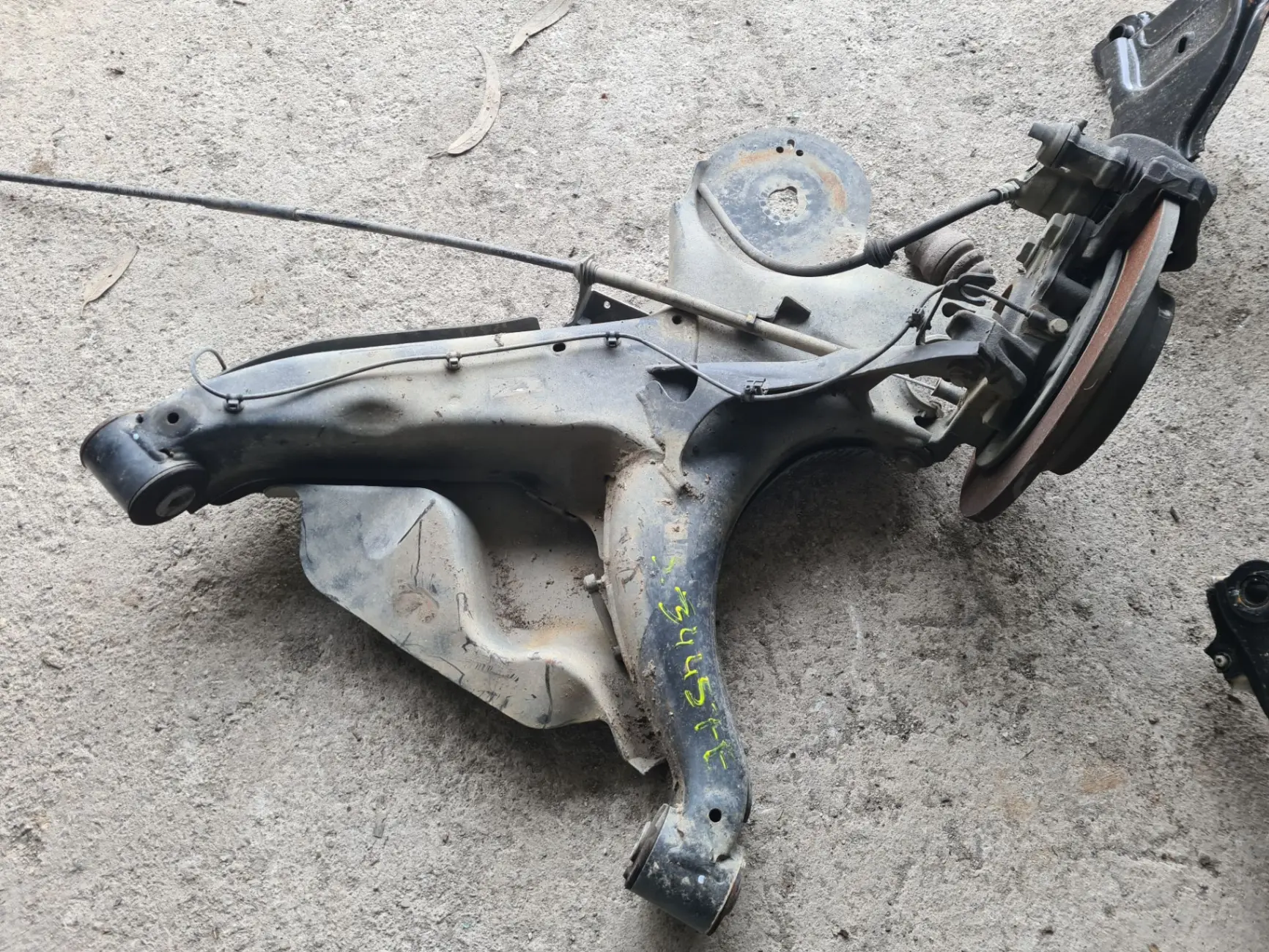 Fusée arrière gauche MERCEDES-BENZ Vito (W447)