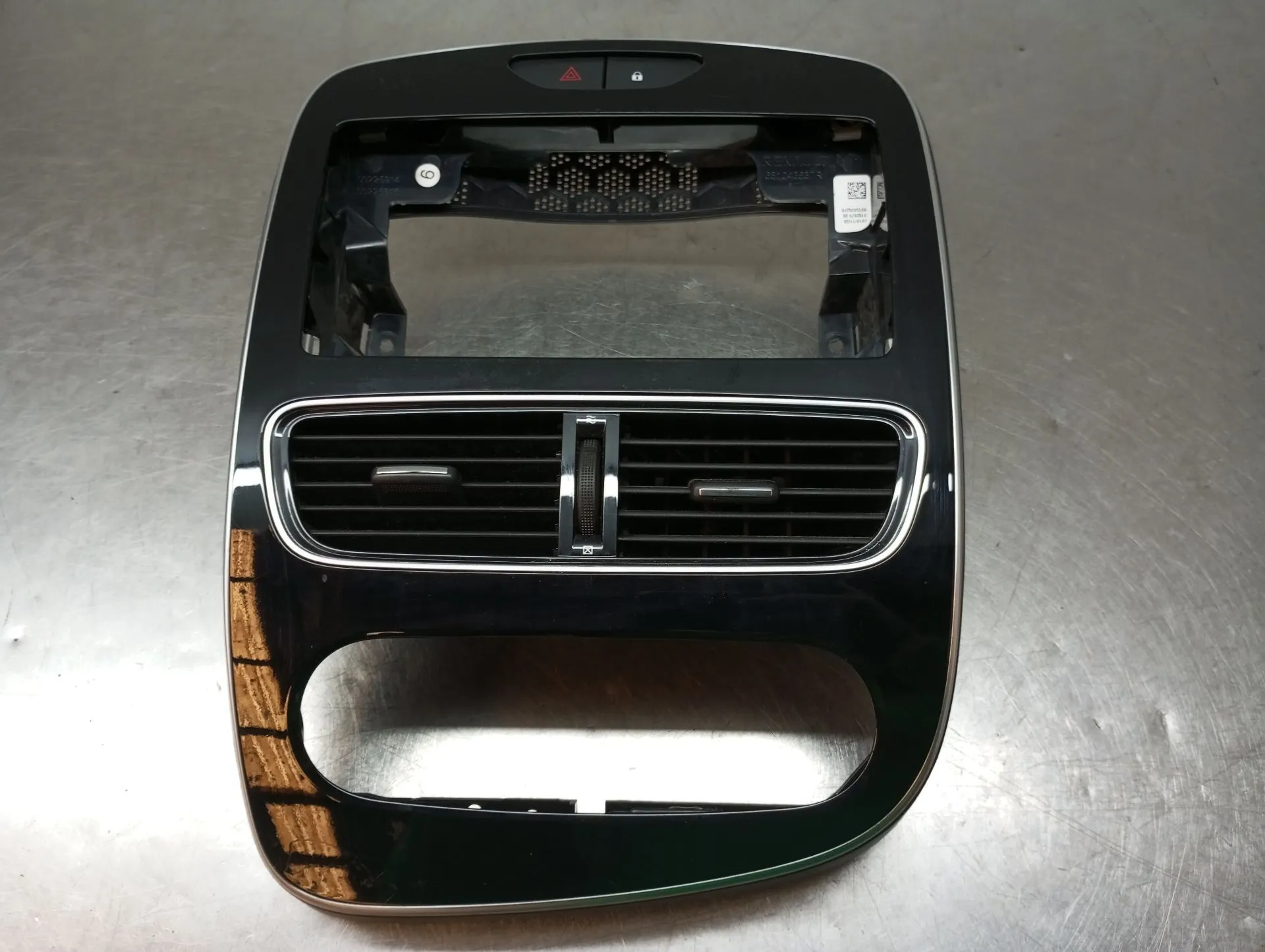 Moldura da consola central / rádio / aro RENAULT Clio IV (BH_)