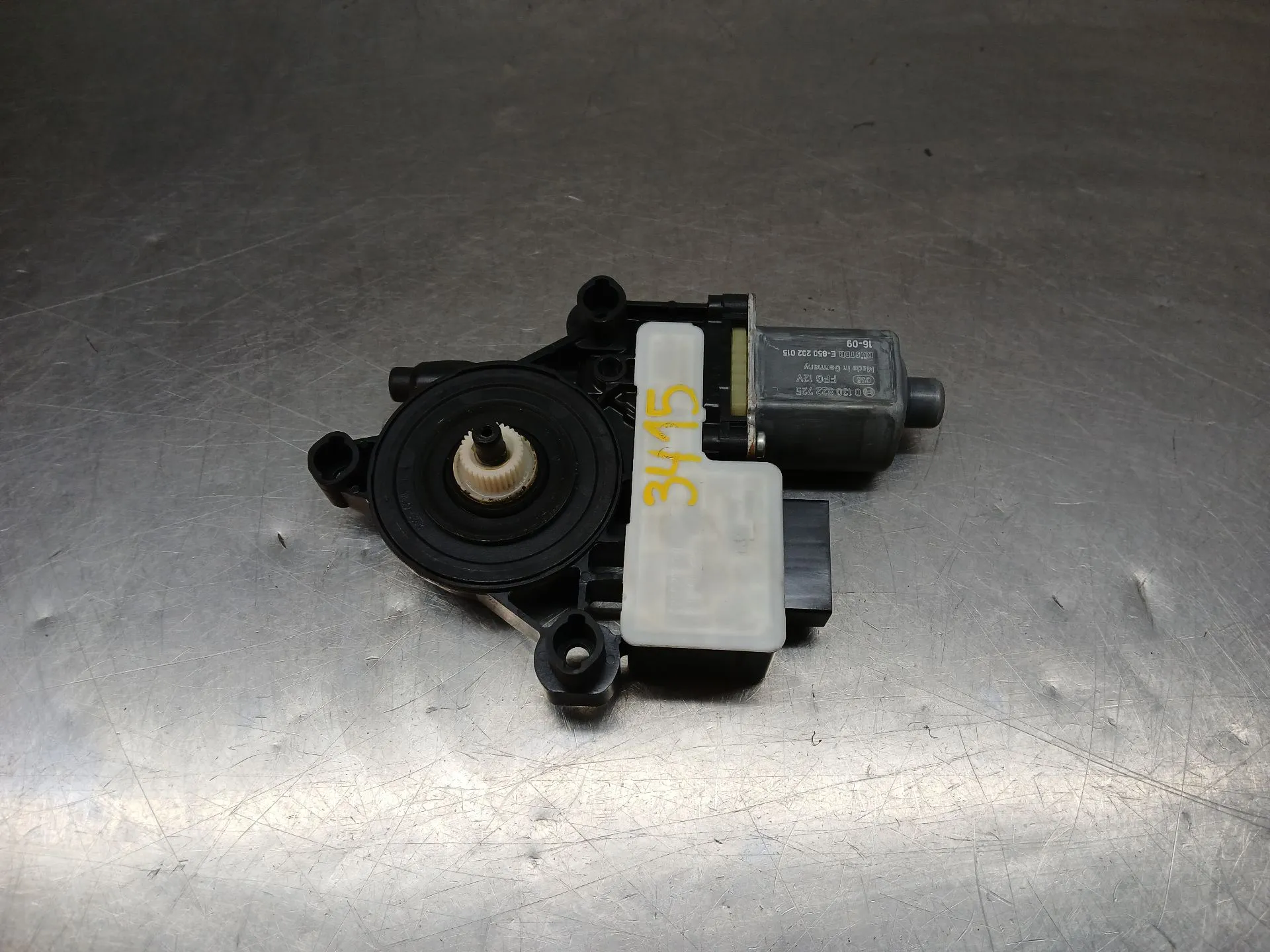 Motore alzacristallo posteriore sinistro VOLKSWAGEN Touran (5T) Imagem-1
