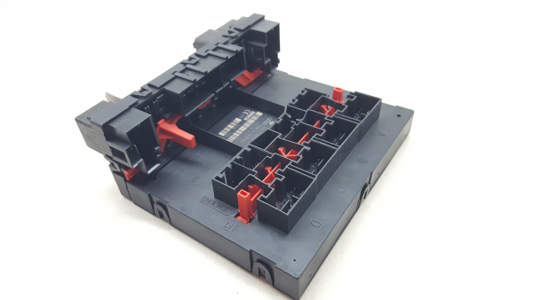 Caixa fusíveis / SAM / BSI VOLKSWAGEN Golf V (1K1) Imagem-1