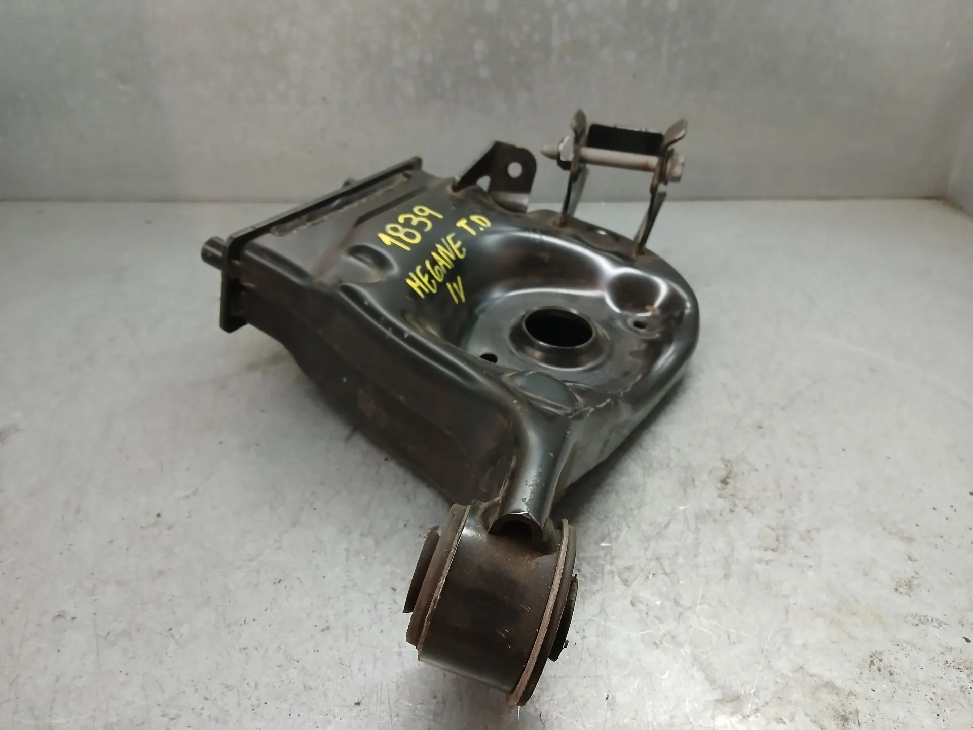 Braccio di sospensione posteriore destro RENAULT Megane IV Grandtour (K9A/M_) Imagem-1