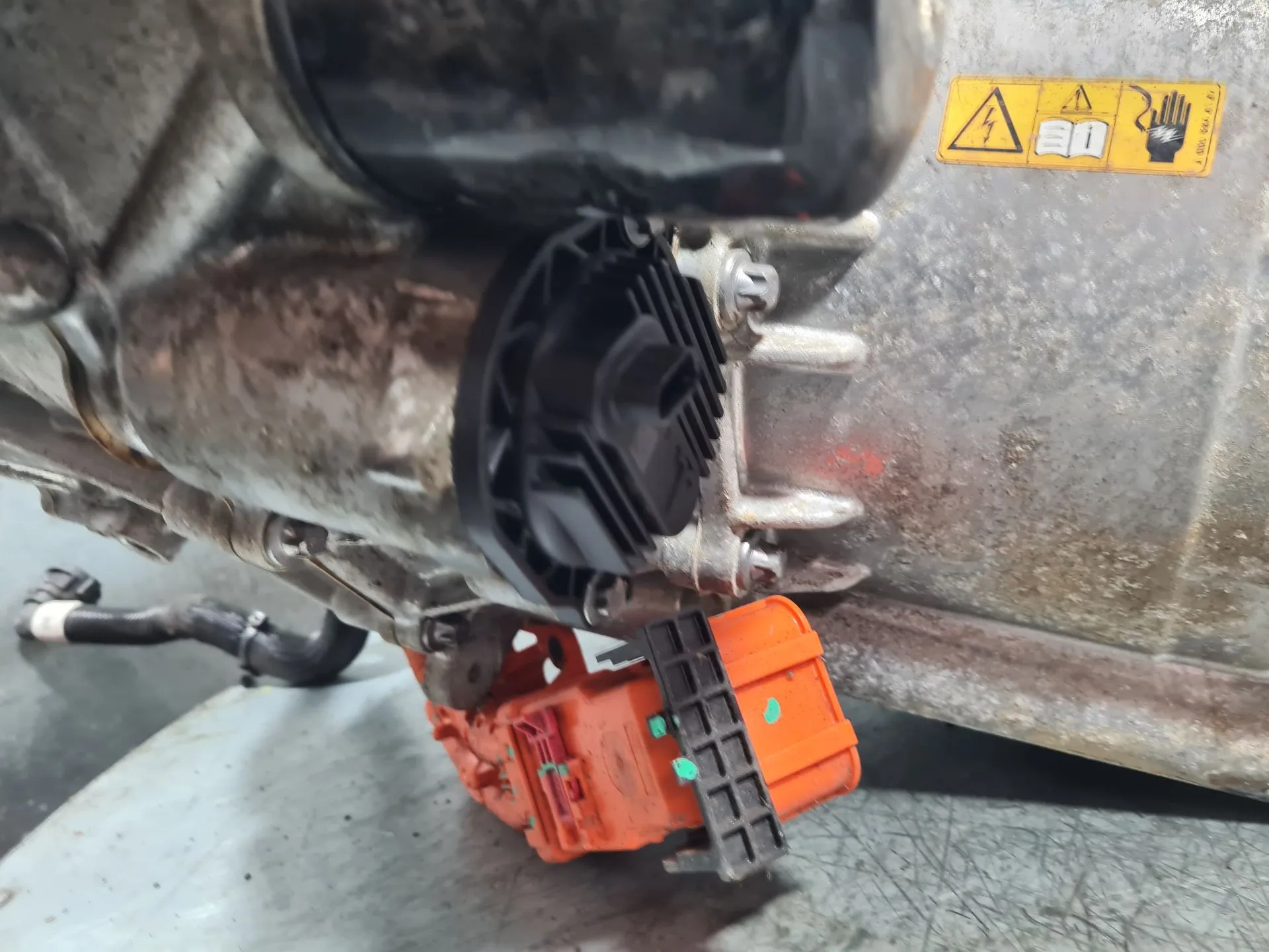 Motor completo TESLA Model 3 (5YJ3) Imagem-10