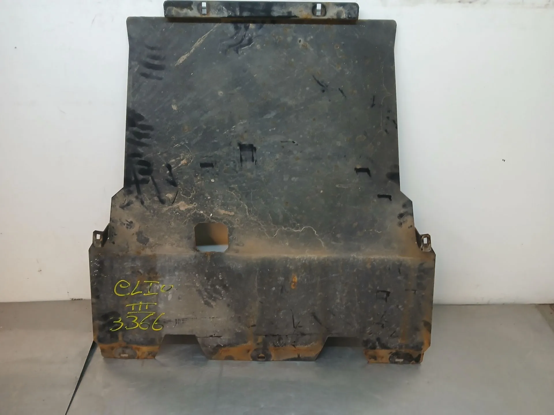 Protezione inferiore del motore RENAULT Clio III (BR0/1, CR0/1)