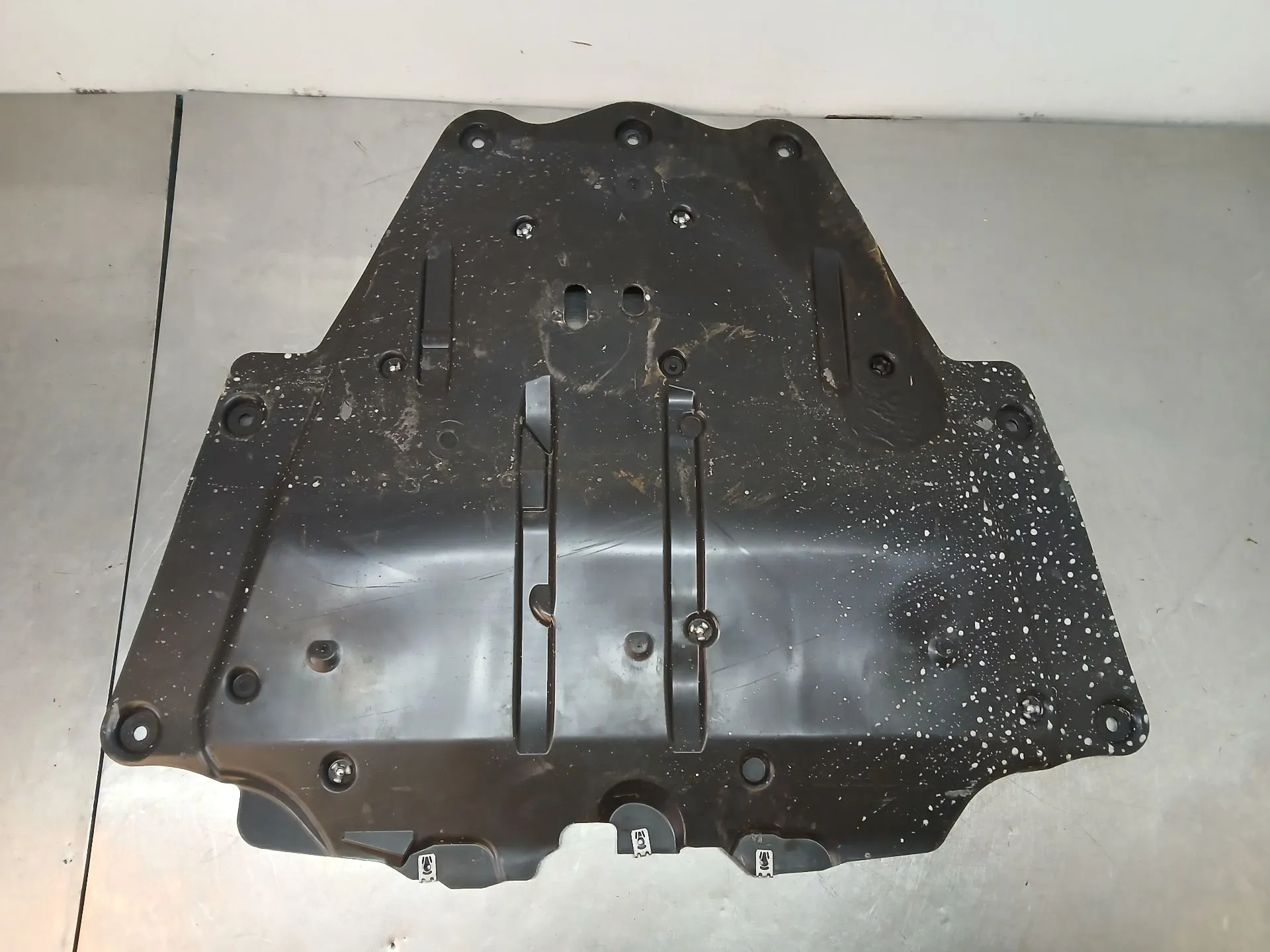 Protezione inferiore del motore DACIA Sandero III