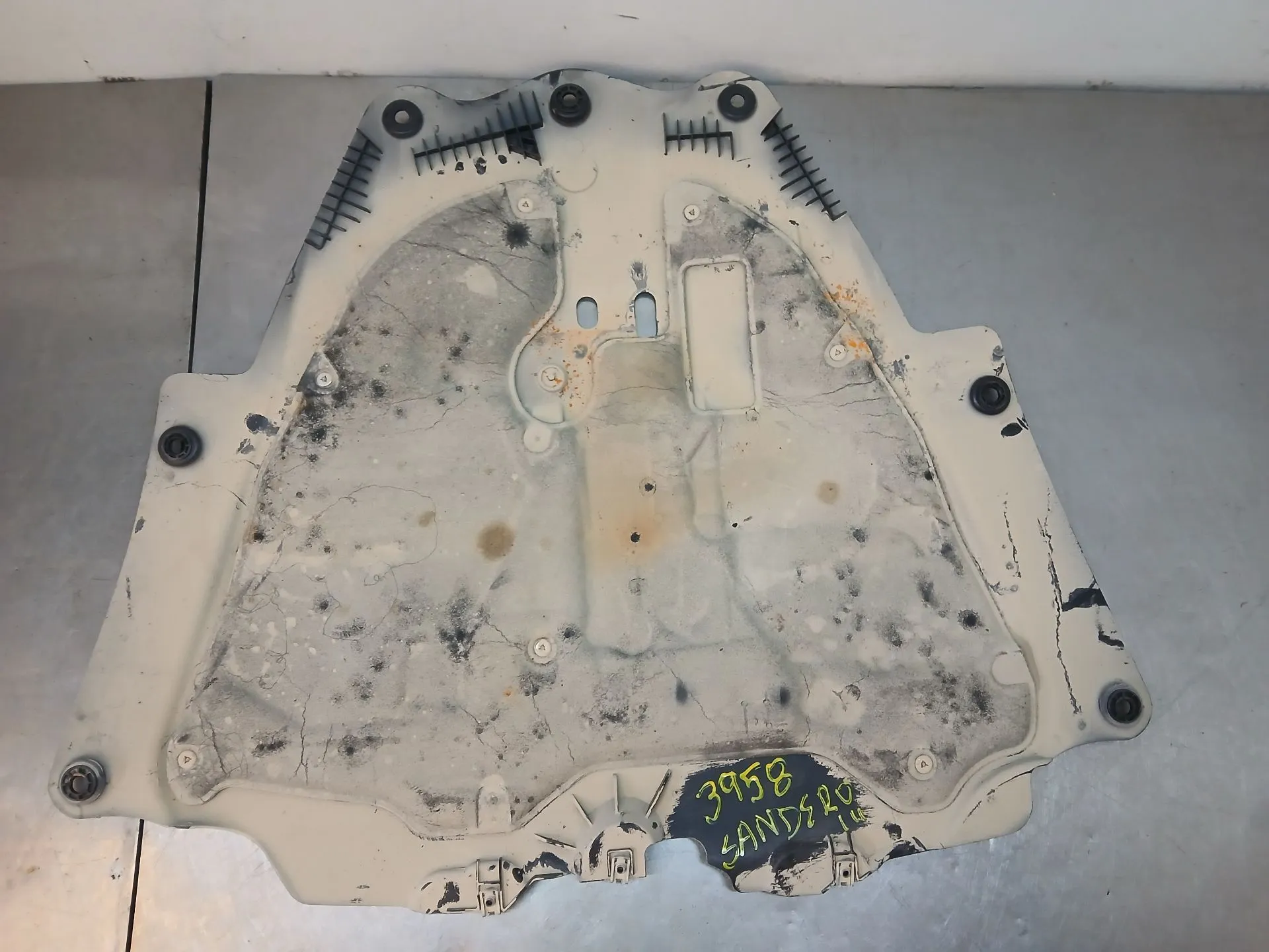 Engine underbody shielding DACIA Sandero III Imagem-1