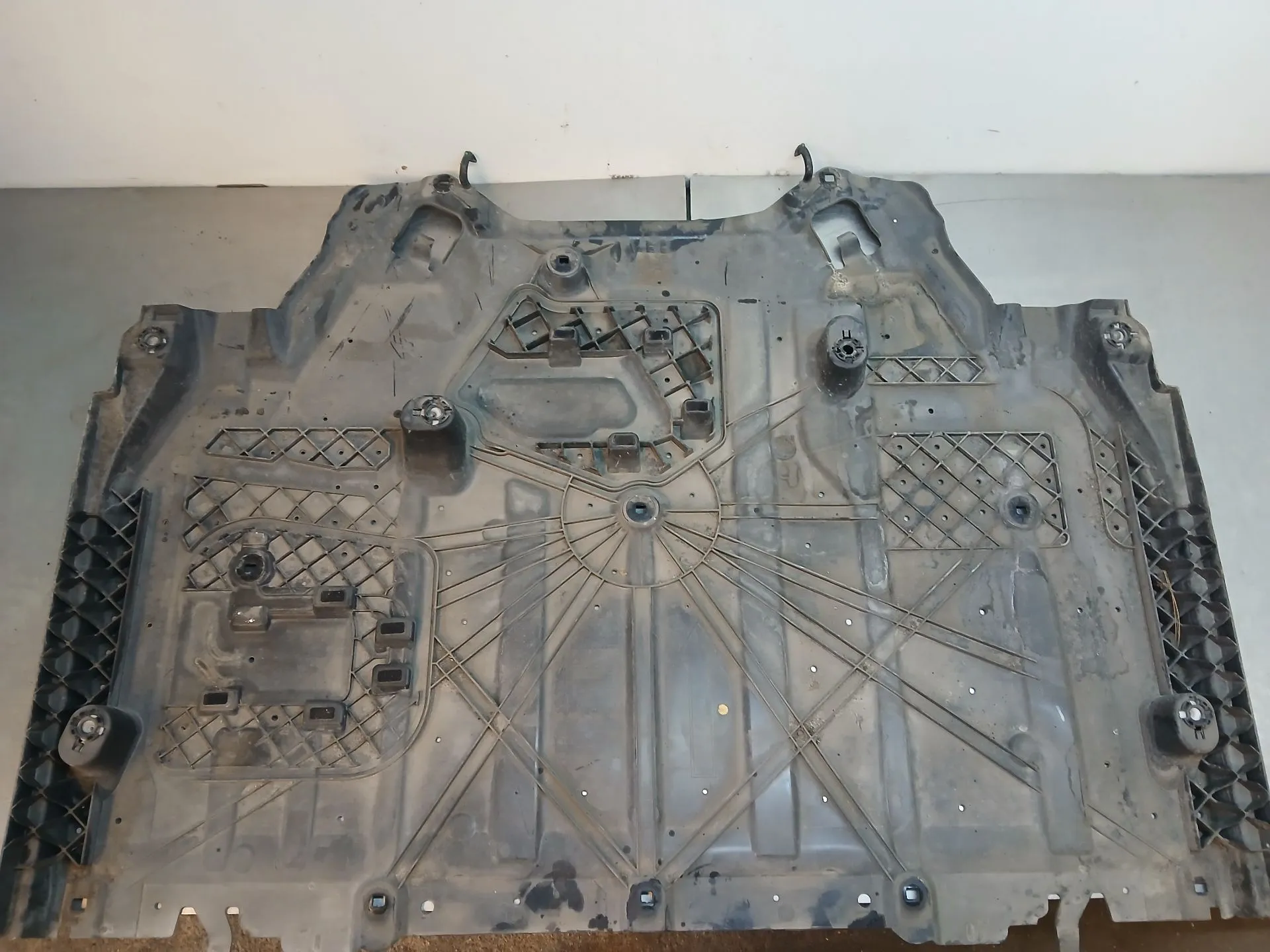 Engine underbody shielding PEUGEOT 208 II Imagem-1