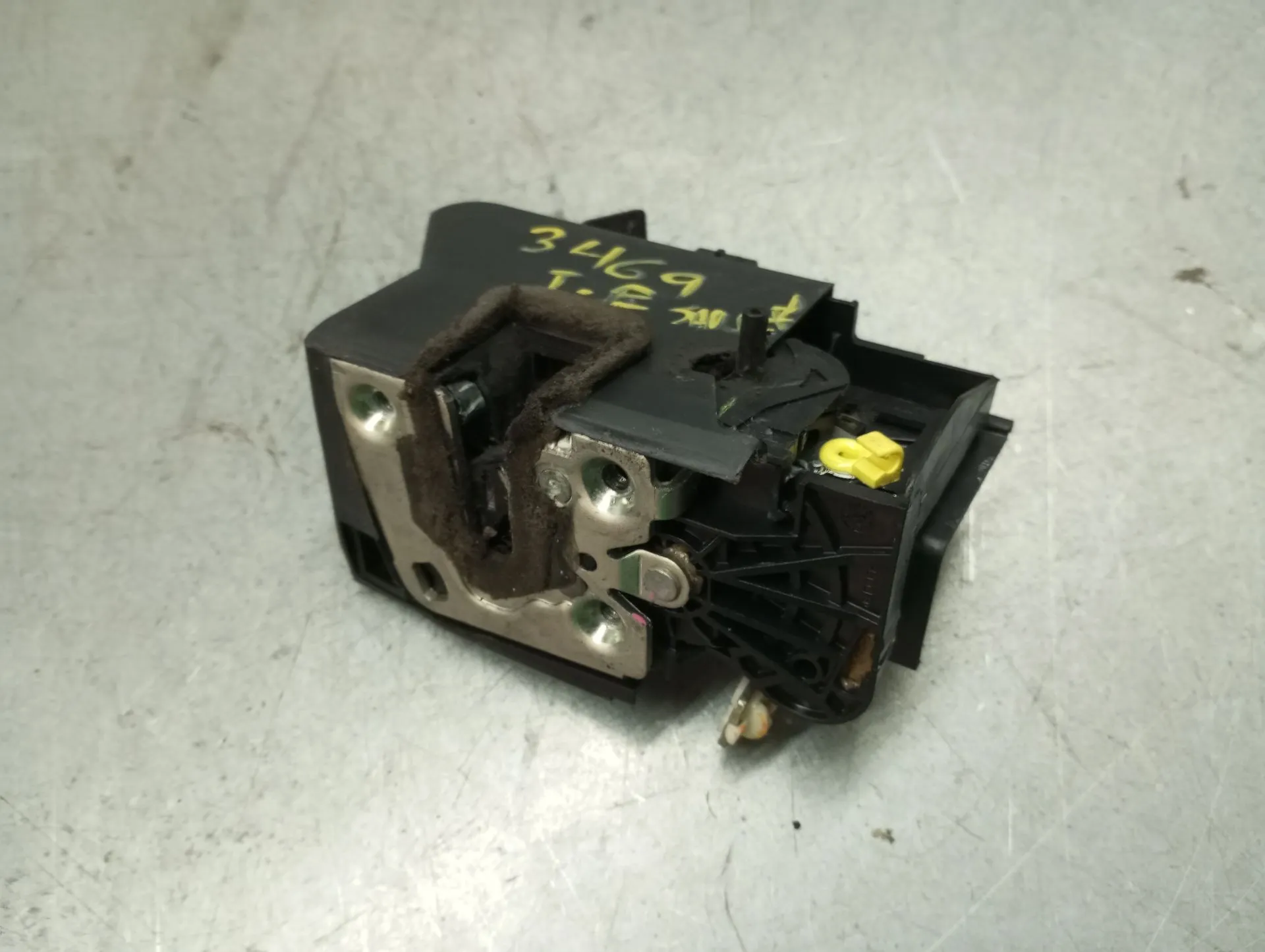 Fechadura / fecho porta trás esquerdo DACIA Sandero III