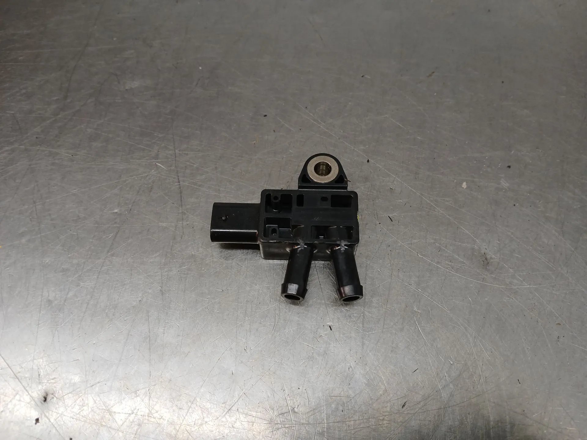 DPF pressure difference sensor MERCEDES-BENZ Classe C Coupé (C205) Imagem-1