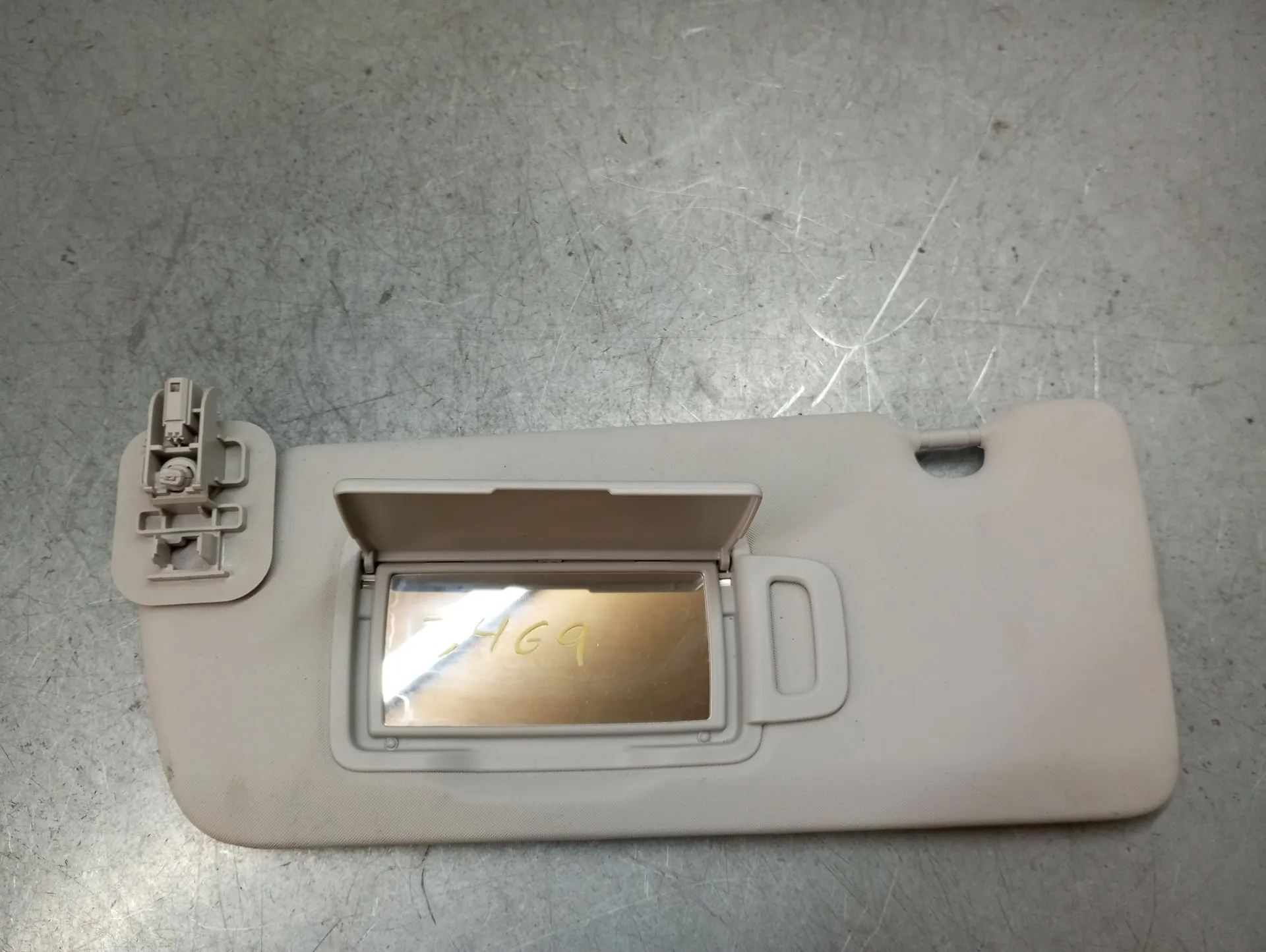 Pála de sol esquerda DACIA Sandero III