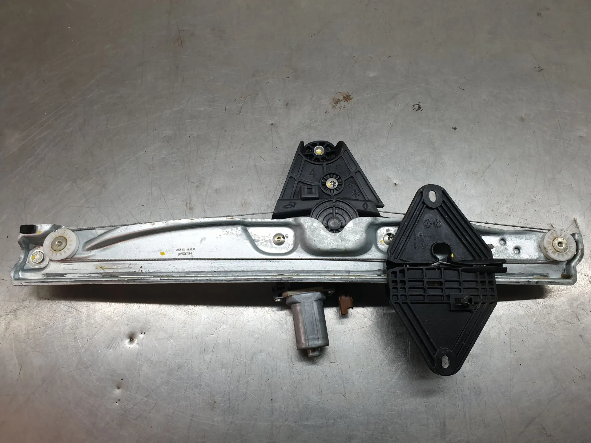 Elevador vidros frente direito DACIA Sandero III Imagem-1