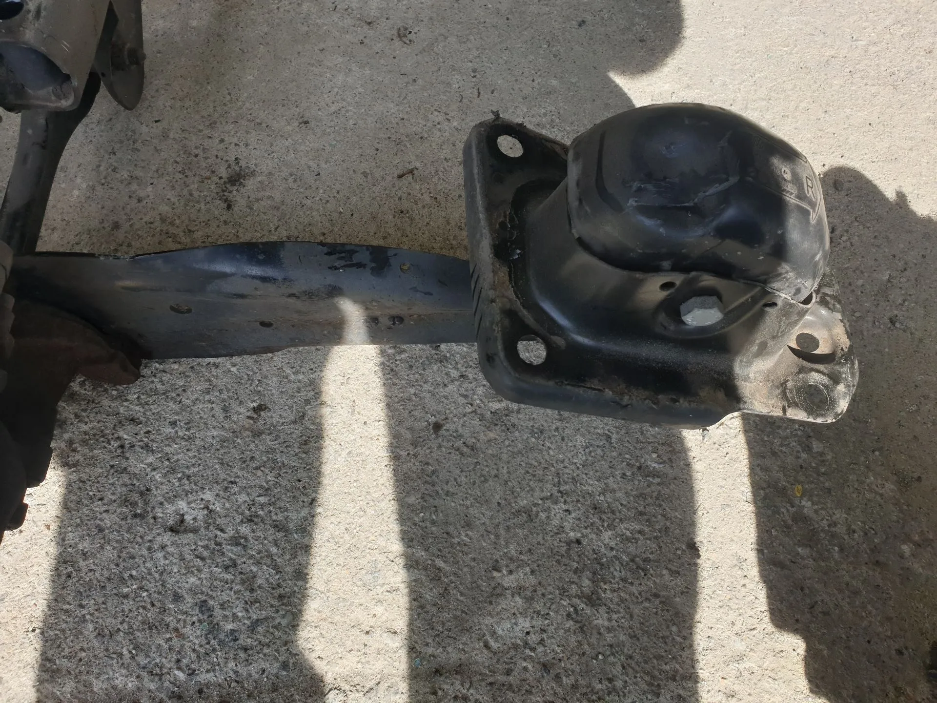 Brazo suspensión trasero derecho AUDI A3 (8V1, 8VK)