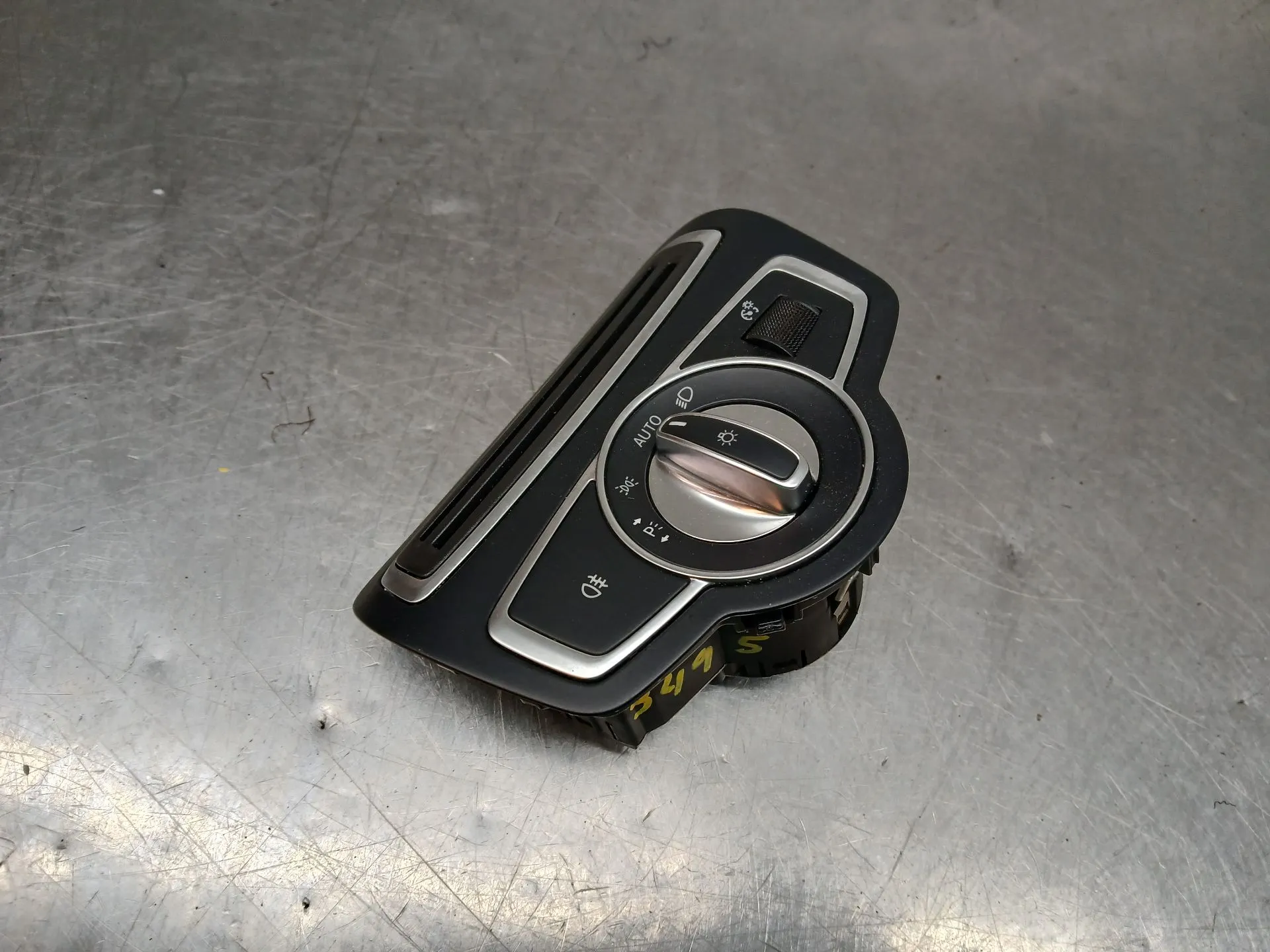 Light switch MERCEDES-BENZ Classe C Coupé (C205) Imagem-1