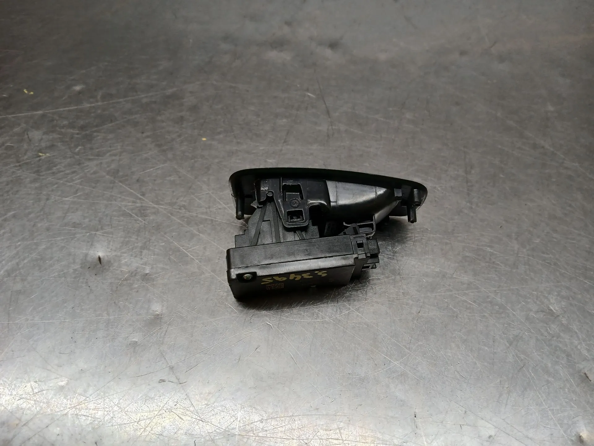 Botão / interruptor travão de parque MERCEDES-BENZ Classe C Coupé (C205) Imagem-2