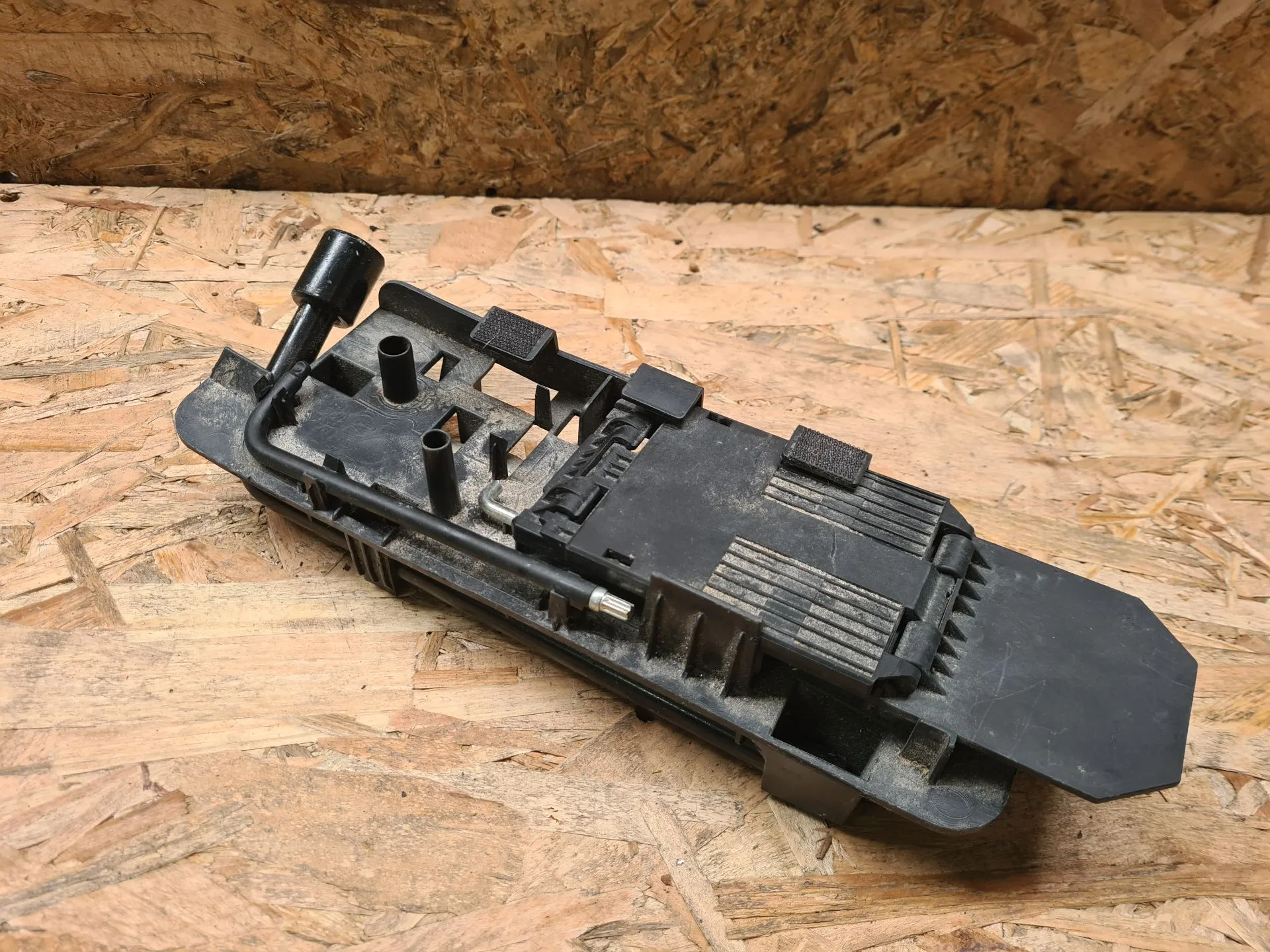 Conjunto / kit herramientas PEUGEOT Partner II Imagem-1