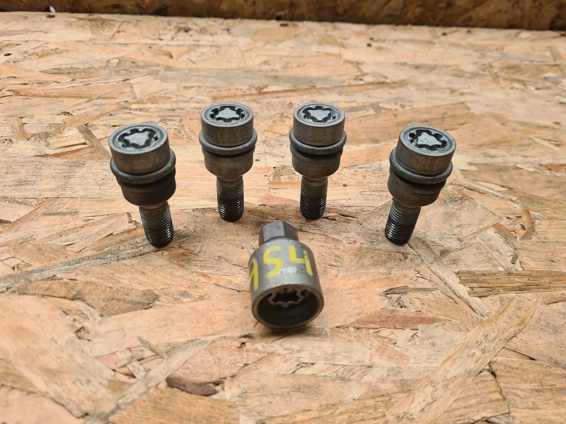 Parafuso anti-roubo AUDI Q3 (8U)
