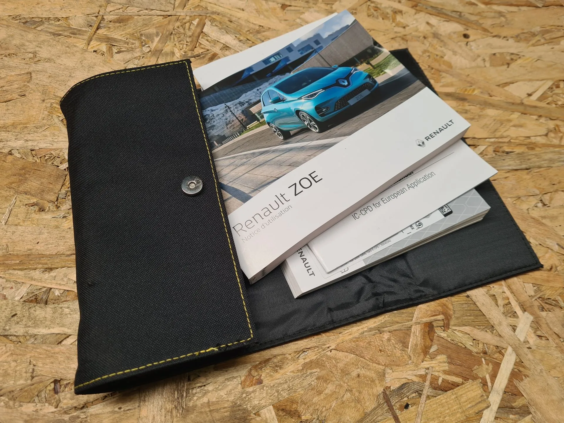 Bolsa com manual de utilizador do veículo RENAULT Zoe (BFM_) Imagem-1