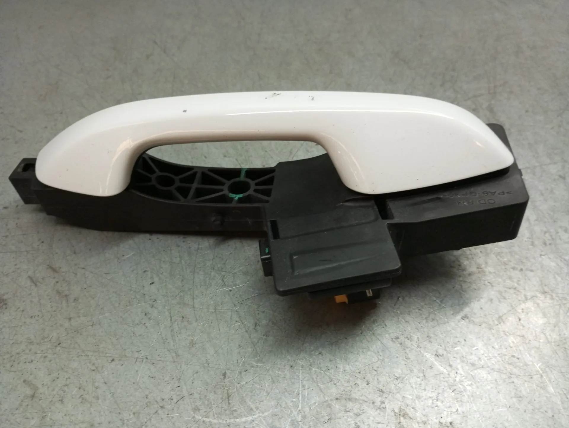 Puxador porta trás direito KIA Ceed (CD)