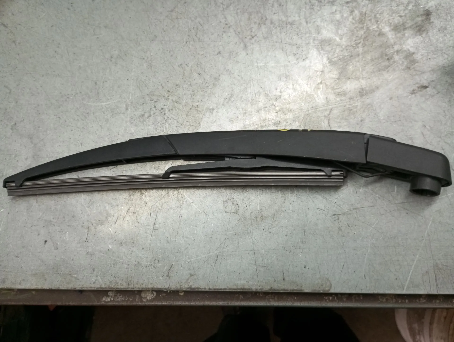 Haste / braço de escova limpa vidros trás DACIA Sandero III