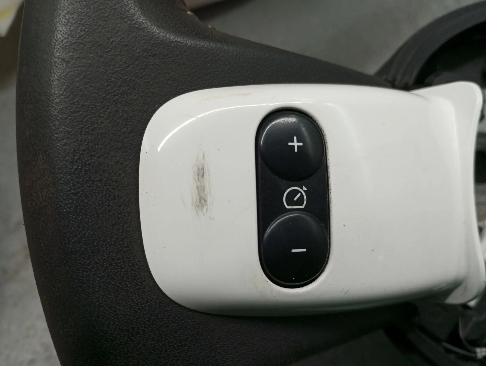 Volante de dirección RENAULT Twingo III (BCM_) Imagem-4