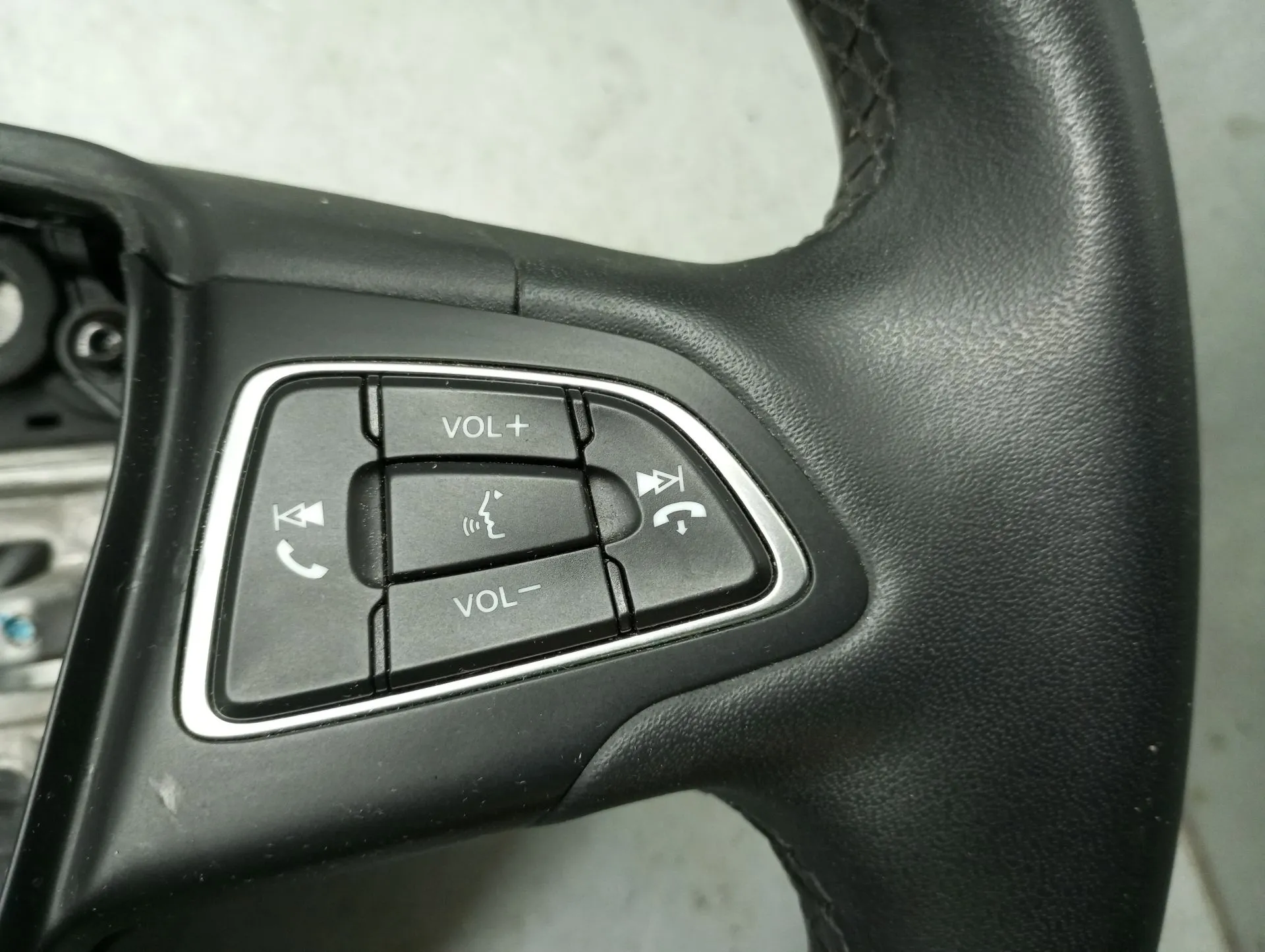 Volante FORD Focus III Imagem-4