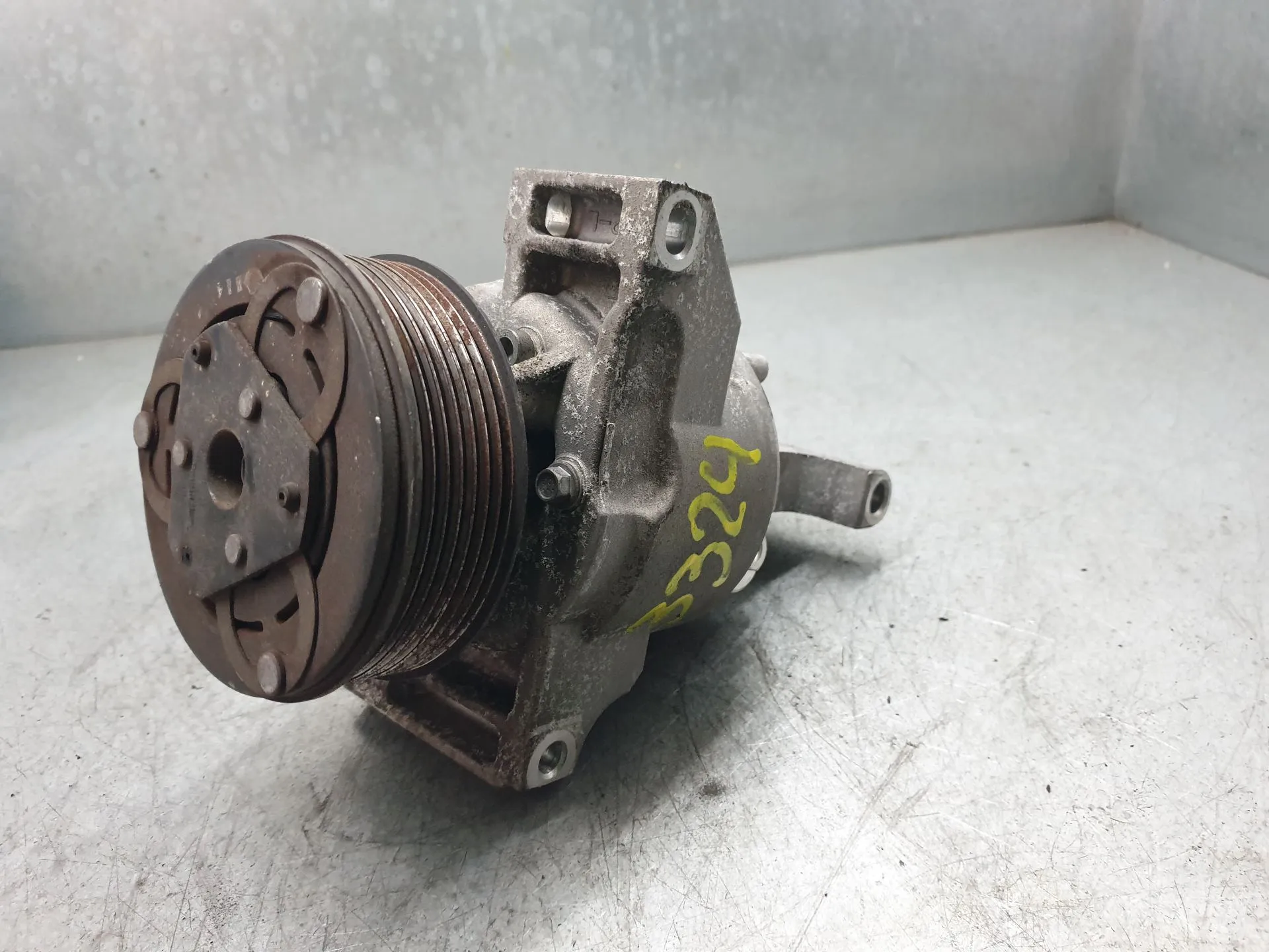 Compresor A/A RENAULT Twingo III (BCM_) Imagem-1