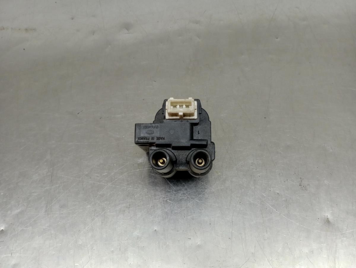 Bobina de ignição RENAULT Clio II (BB0/1/2_, CB0/1/2_) Imagem-2