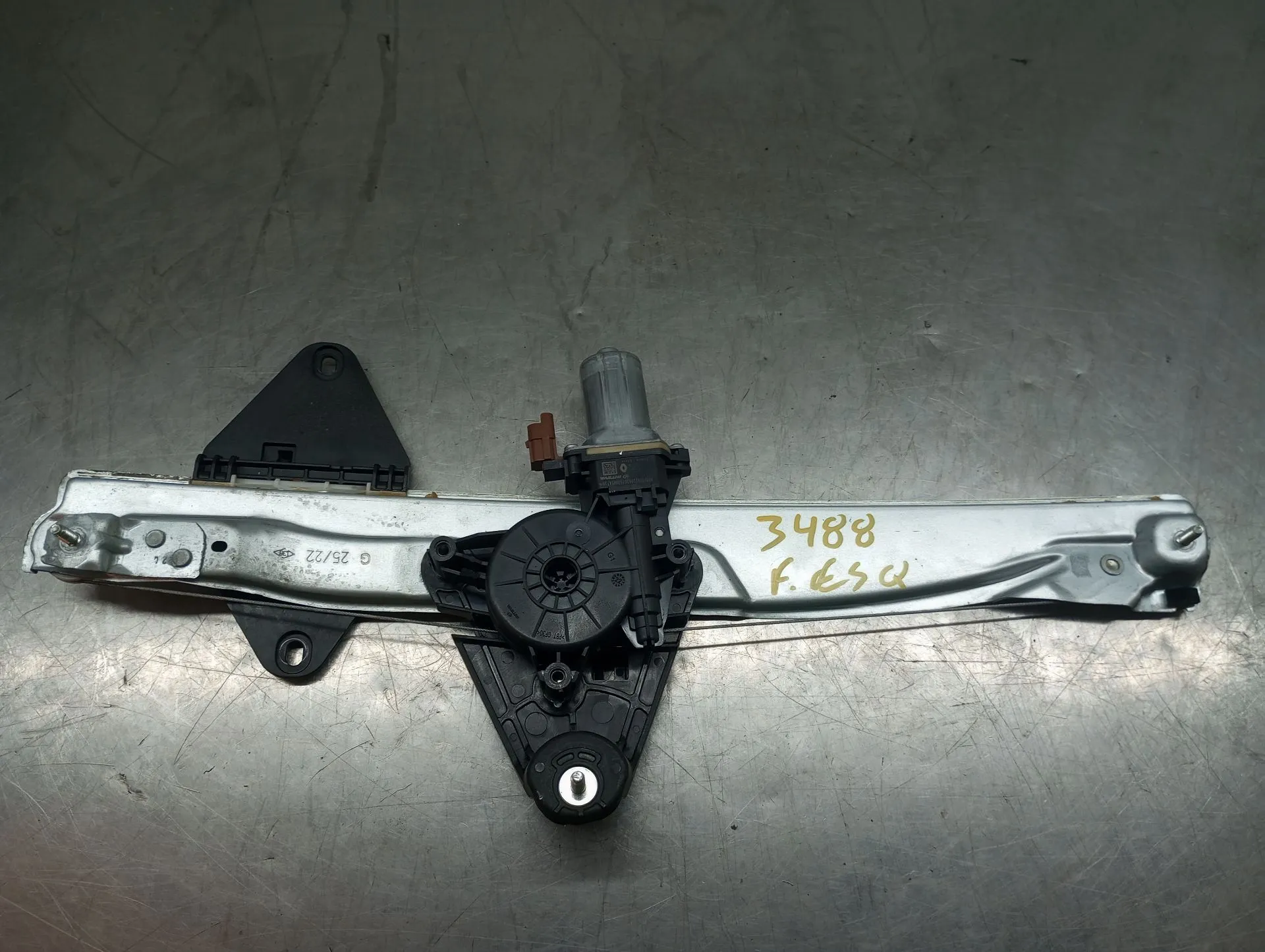 Lève-vitre avant gauche DACIA Sandero III