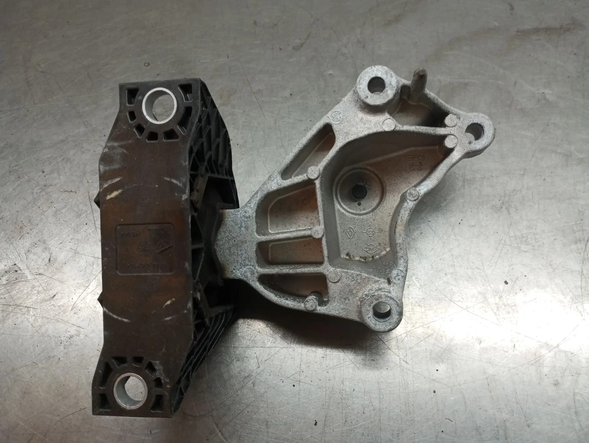Engine Mount DACIA Sandero III Imagem-1