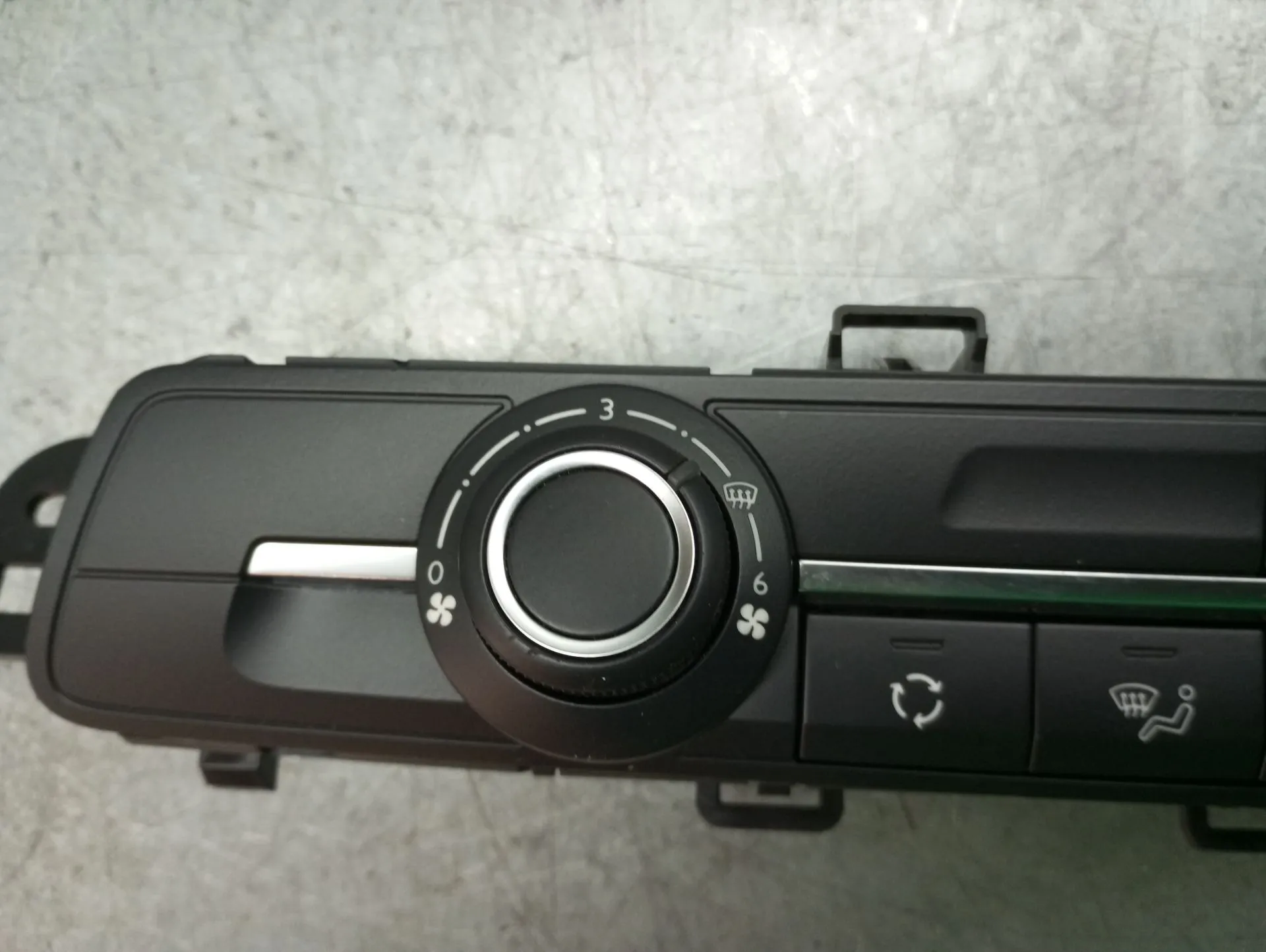 Comando clima PEUGEOT Partner (K9) Imagem-3