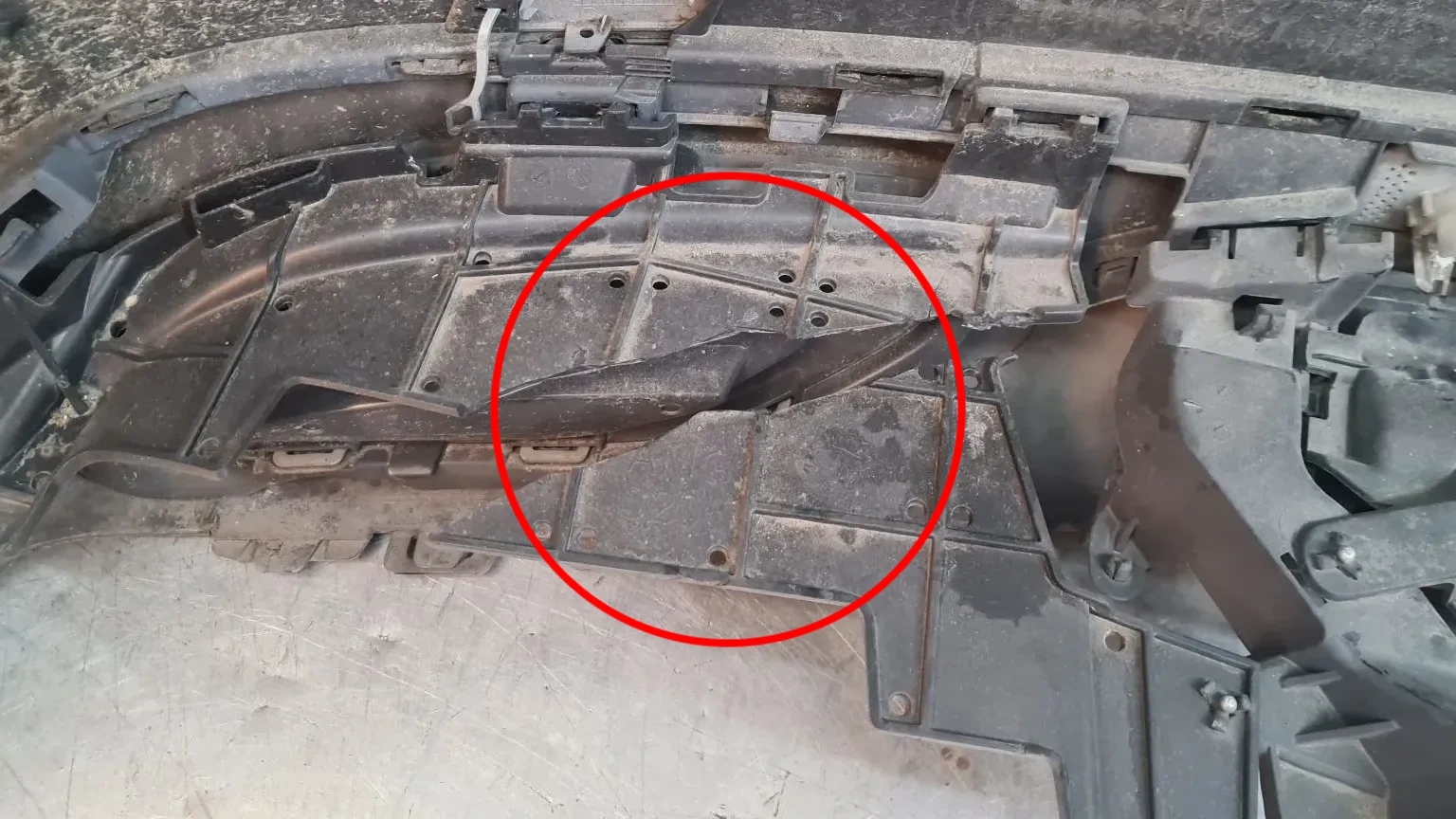 Pára-choques trás MERCEDES-BENZ Classe C Coupé (C205) Imagem-11