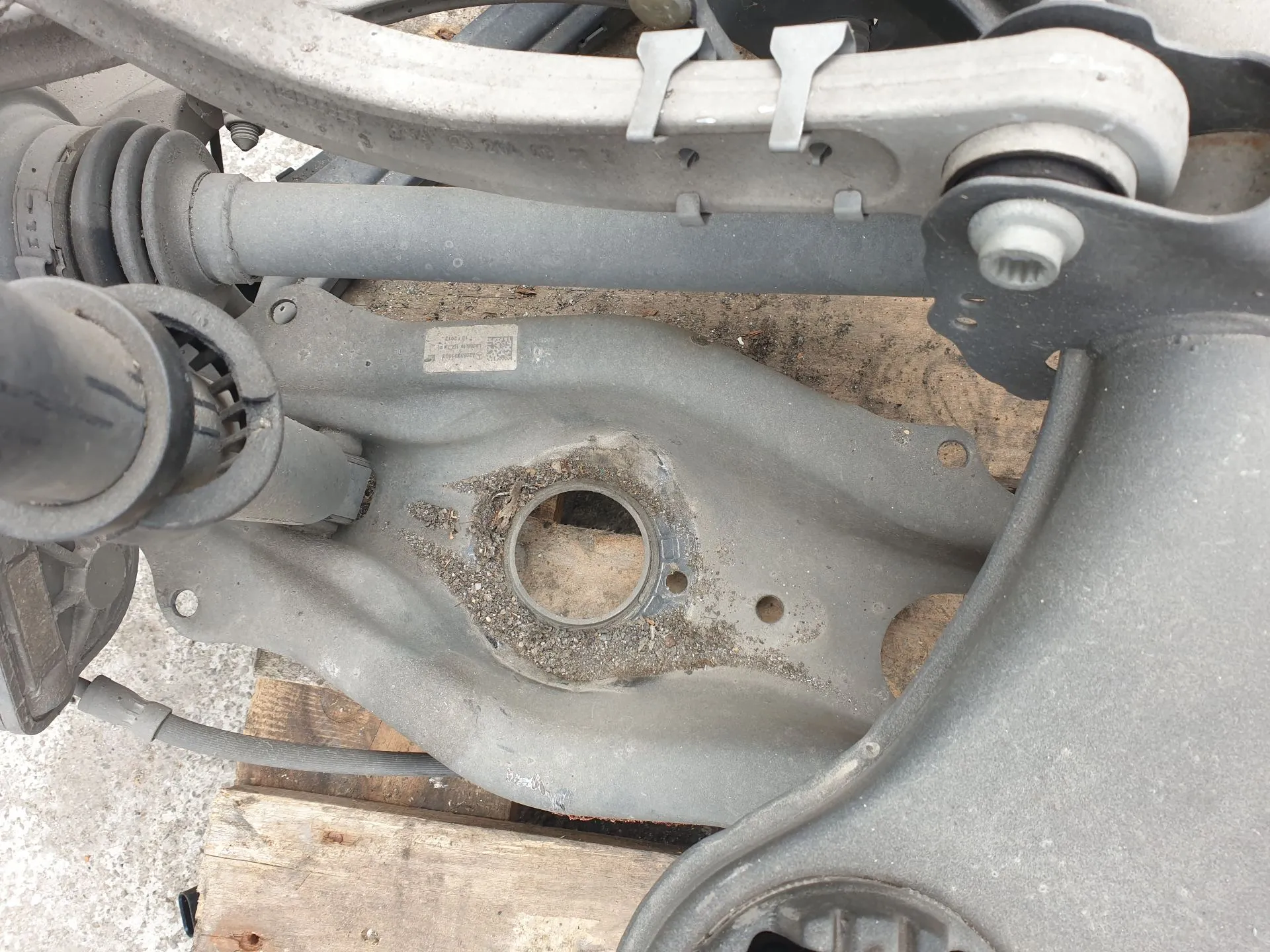 Bras de suspension arrière gauche MERCEDES-BENZ Classe C Coupé (C205)