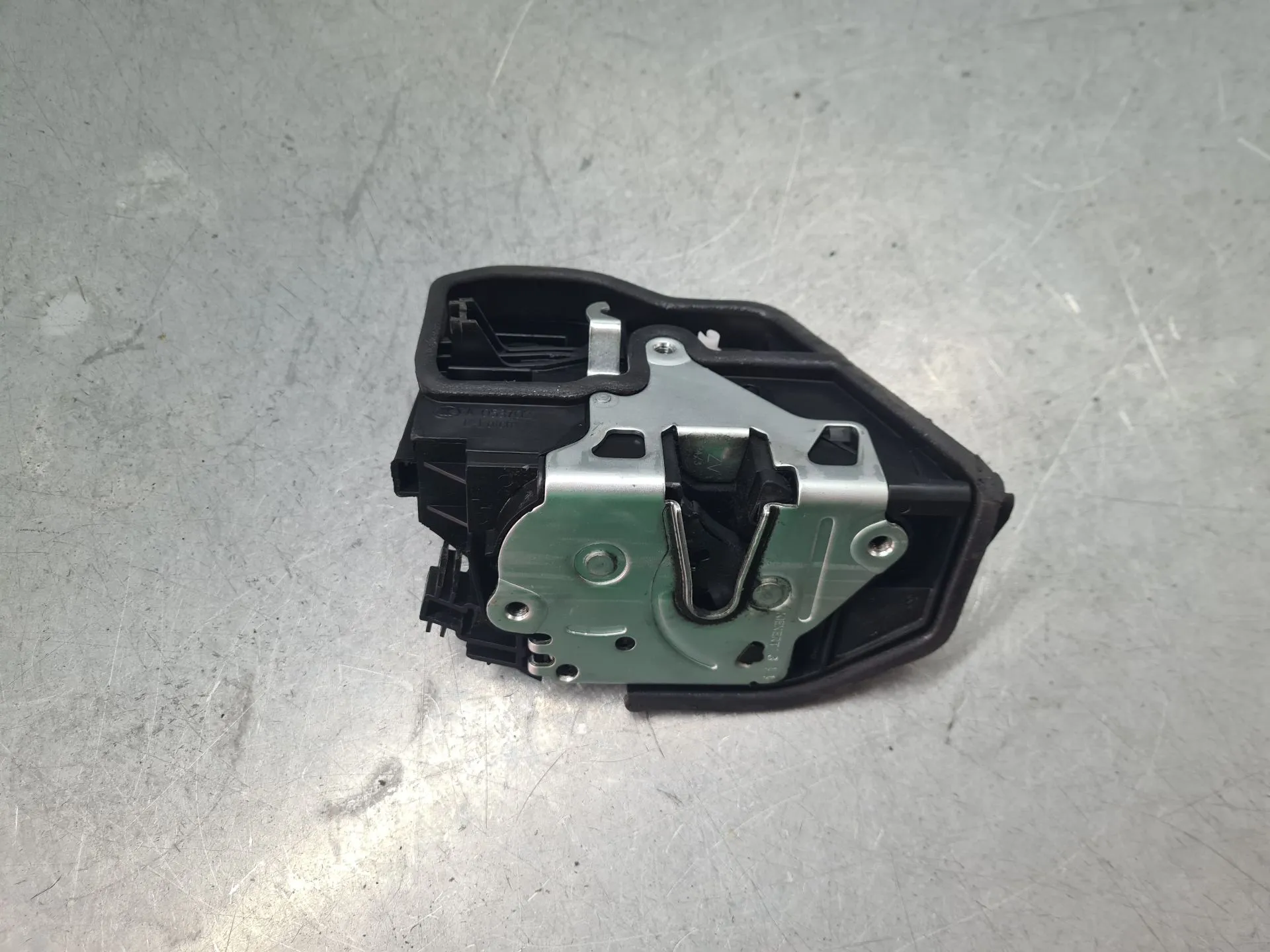 Serratura / chiusura porta anteriore sinistro BMW 1 (F20) Imagem-1