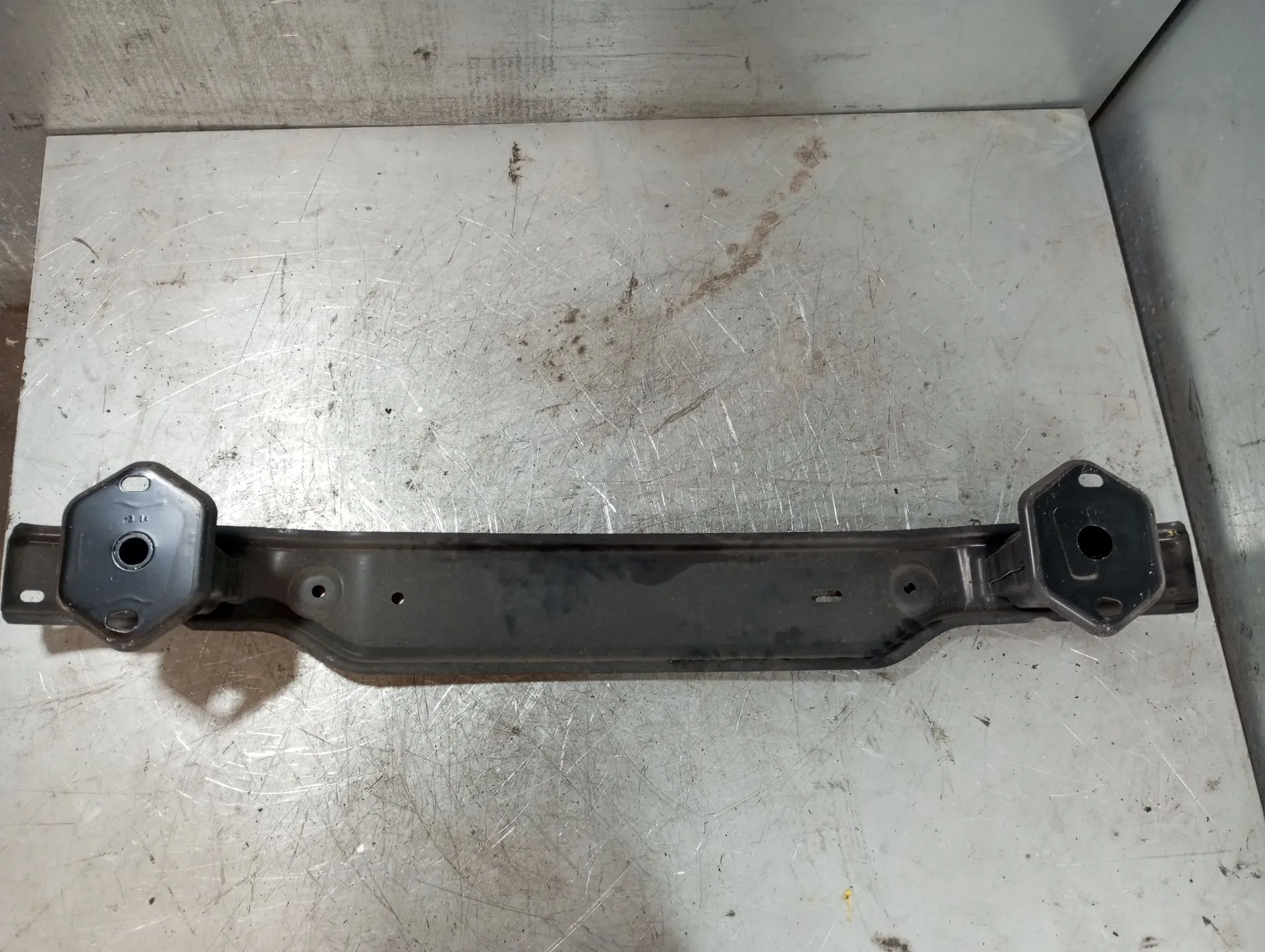Rinforzo paraurti posteriore BMW 1 (F20) Imagem-3