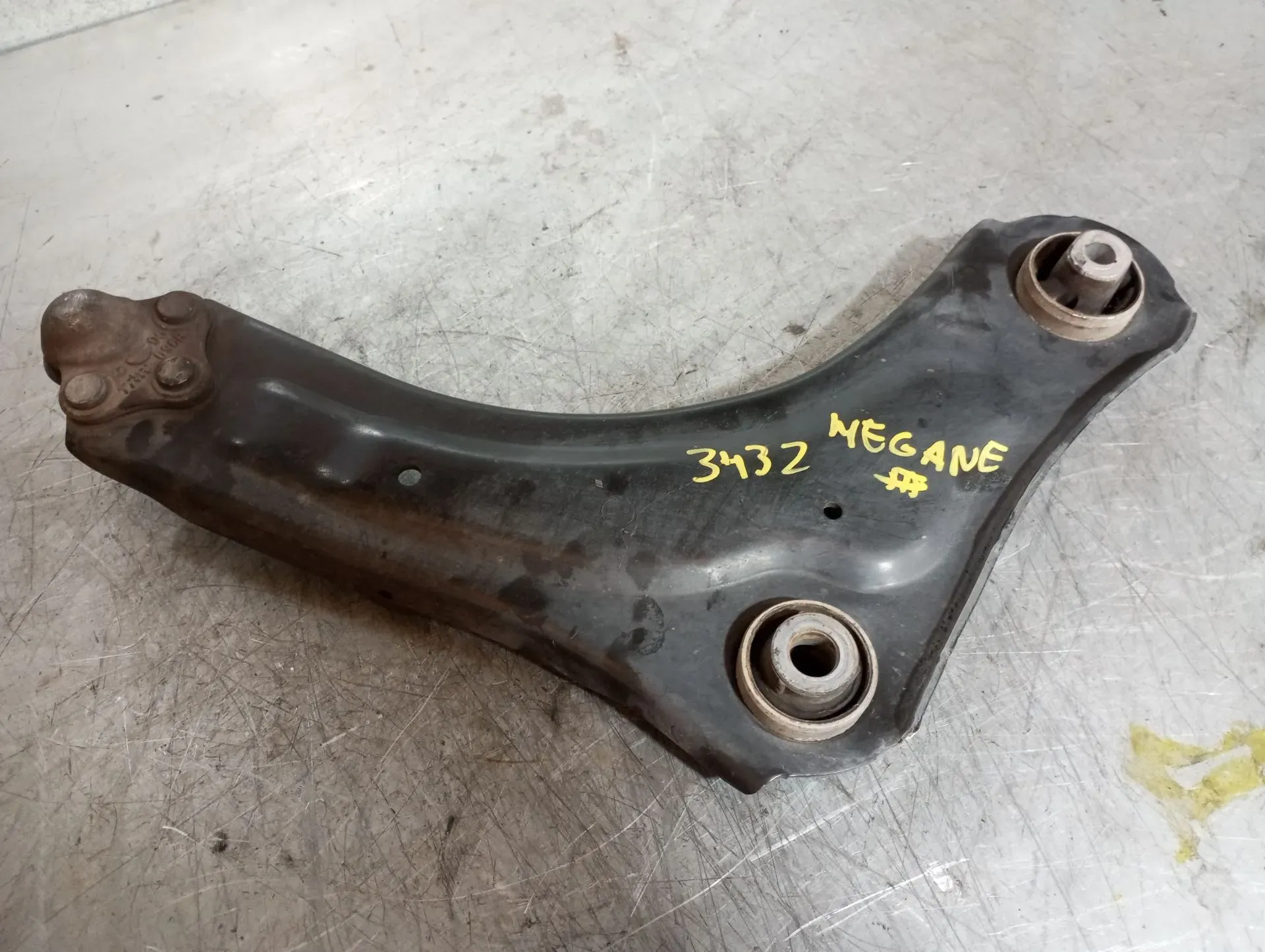 Braccio di sospensione anteriore sinistro RENAULT Megane III Grandtour (KZ0/1)