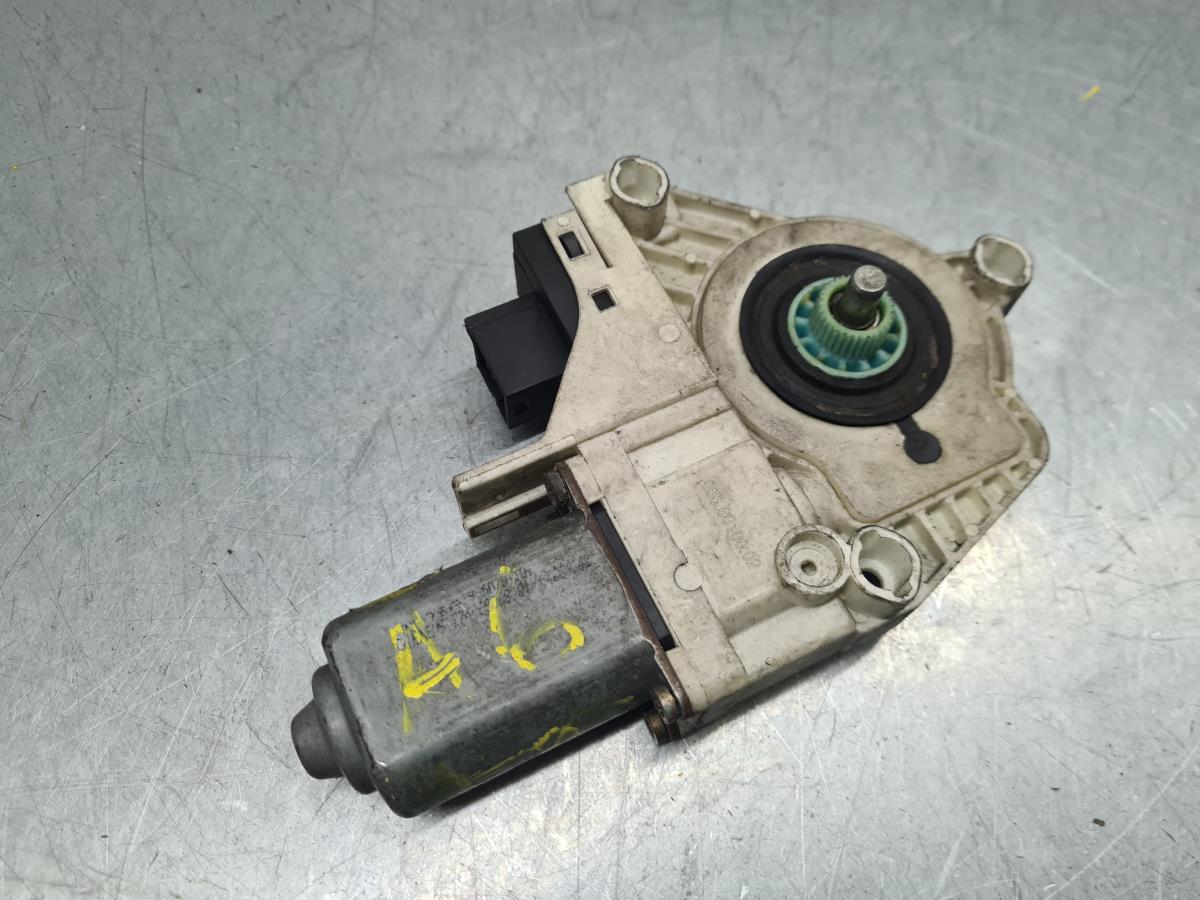 Moteur lève-vitre avant gauche AUDI A6 Avant (4F5, C6) Imagem-1