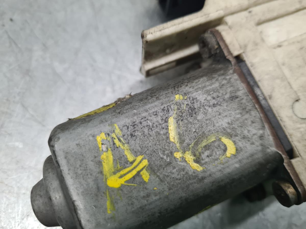 Moteur lève-vitre avant gauche AUDI A6 Avant (4F5, C6) Imagem-3