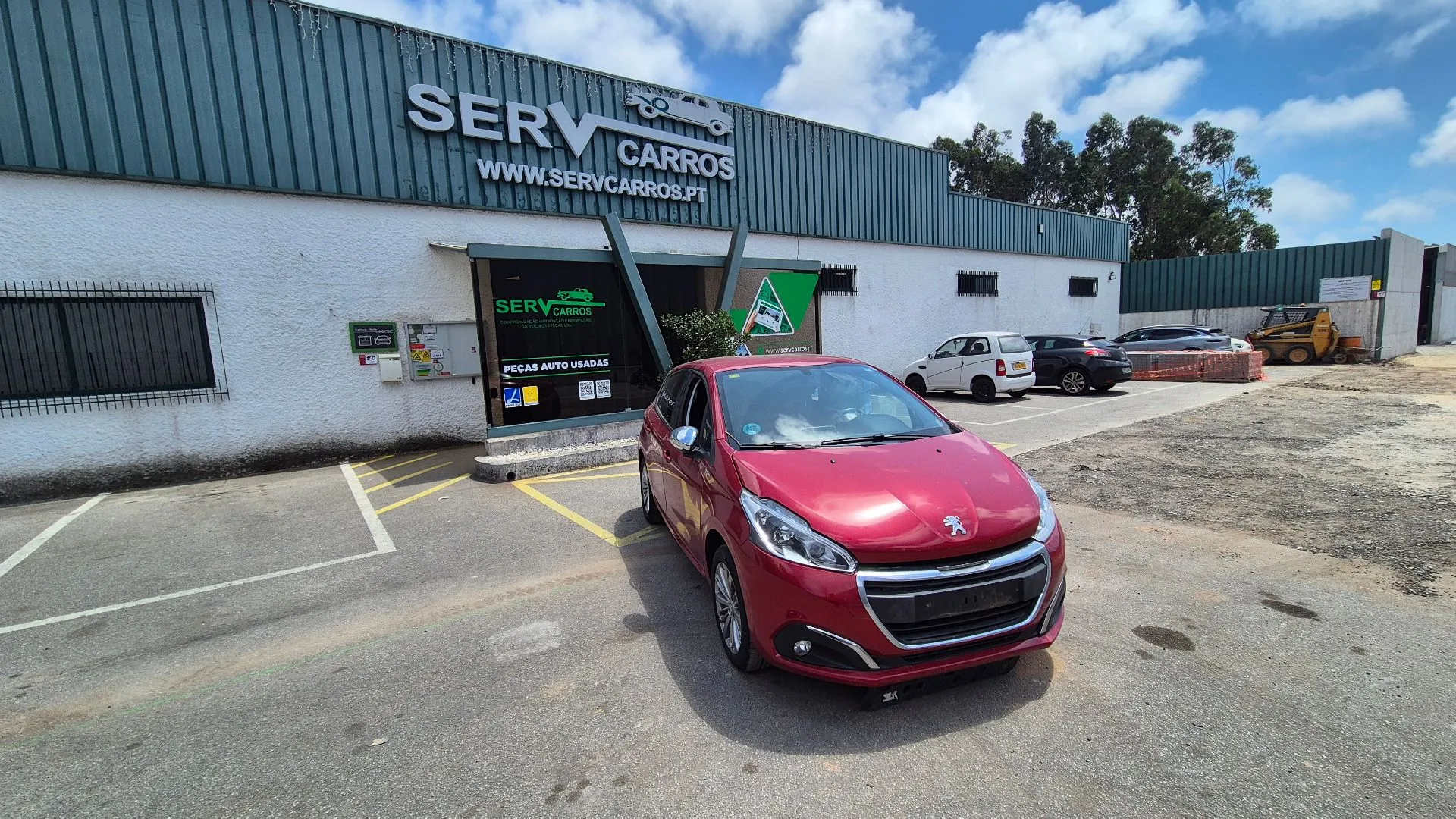 PEUGEOT 208