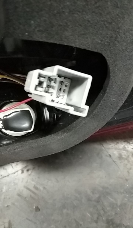 Left Tail light FORD Fiesta VI (CB1, CCN) Imagem-3