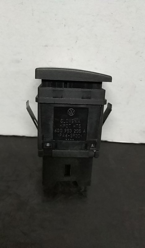 Bouton de Warning/ interrupteur 4 feux de détresse VOLKSWAGEN Polo (9N) Imagem-2