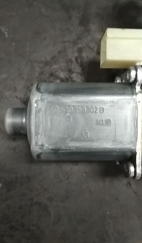 Moteur lève-vitre avant gauche AUDI A3 (8V1, 8VK) Imagem-3