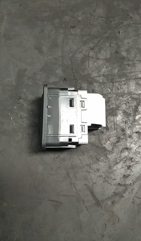 Pulsante / interruttore allarme AUDI A3 (8P1) Imagem-1