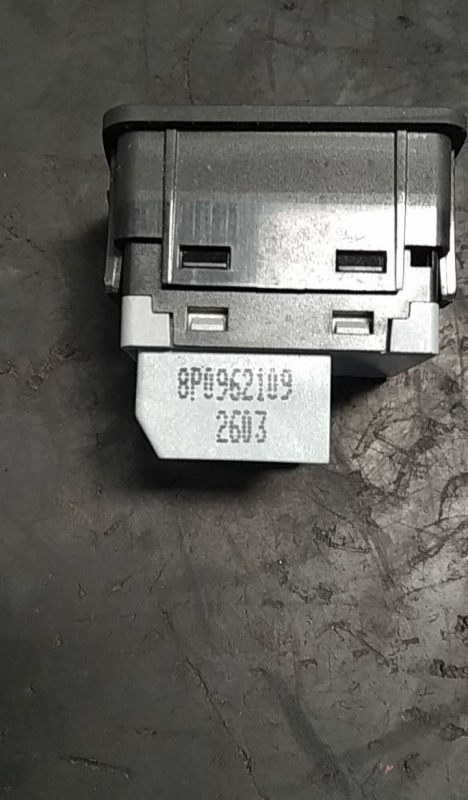 Pulsante / interruttore allarme AUDI A3 (8P1) Imagem-3