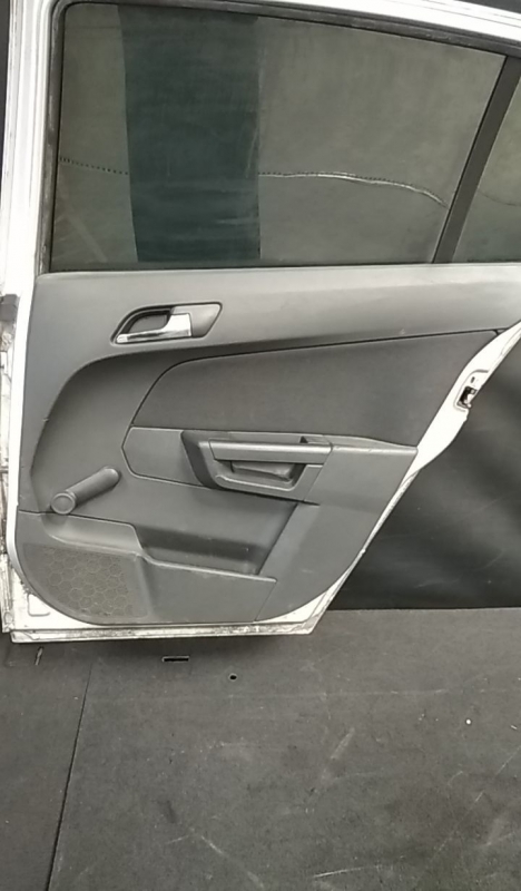 Panel puerta trasero derecho OPEL Astra H Hatchback (L48) Imagem-0