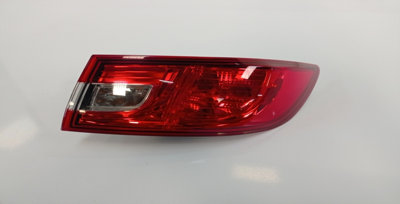 Right Tail light RENAULT Clio IV (BH_) Imagem-1