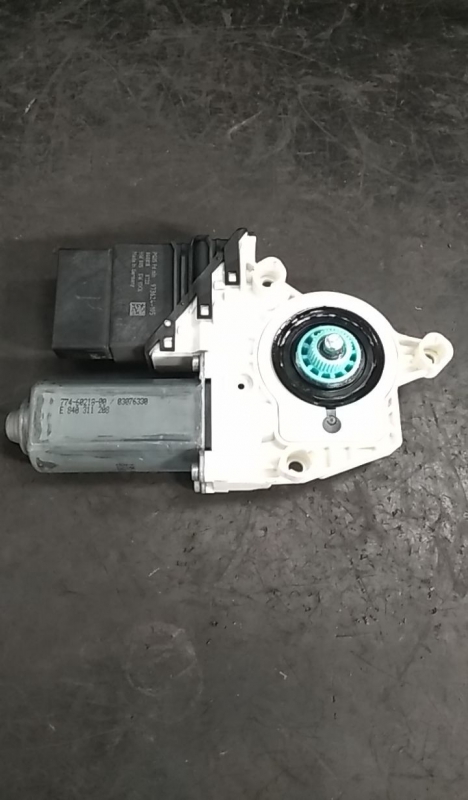 Motor vidro trás direito SEAT Leon (1P1) Imagem-0