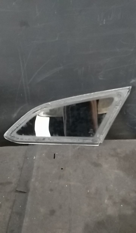 Left rear quarter glass FORD Focus III Carrinha Imagem-1