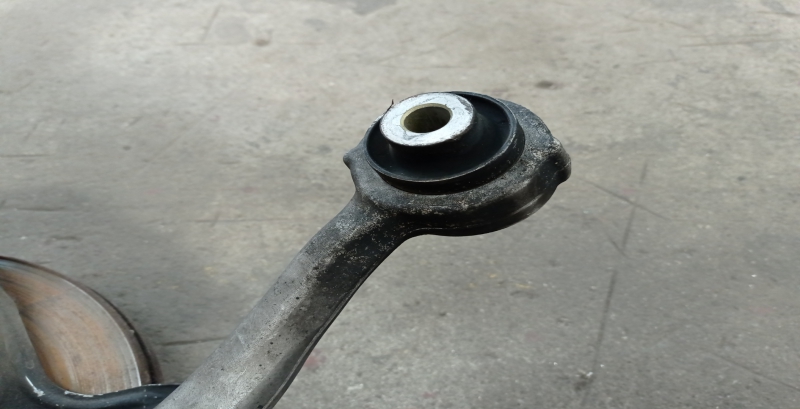 Left front suspension arm MERCEDES-BENZ Classe C (W204) Imagem-1